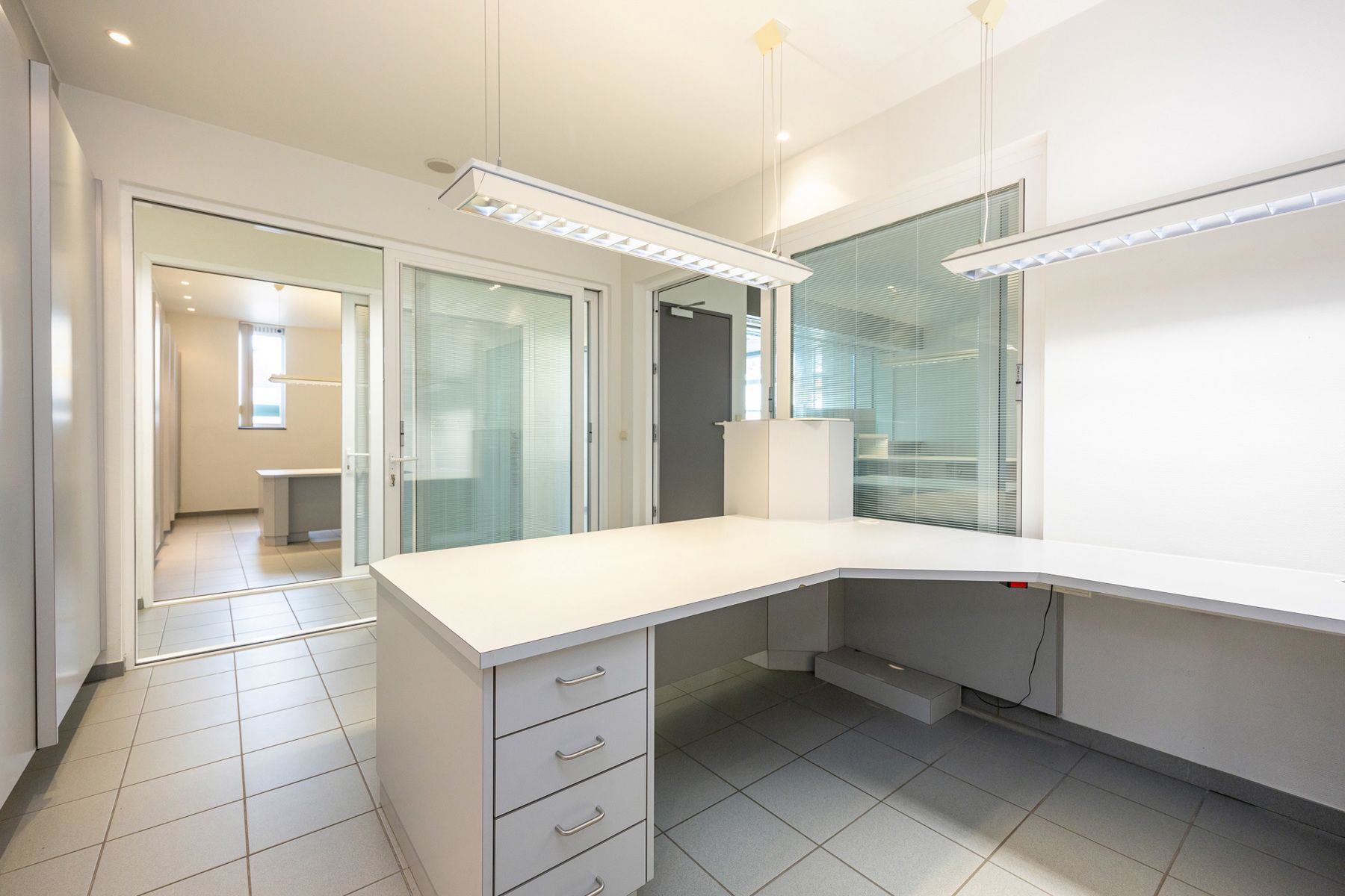 Veelzijdig kantoorgebouw op toplocatie foto 8