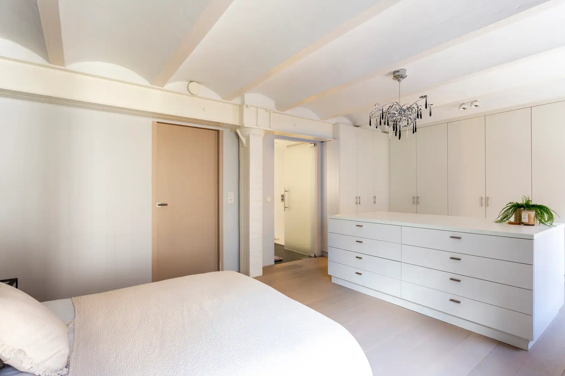 Lichtrijke loft met ruim terras, nabij het Eilandje foto 6