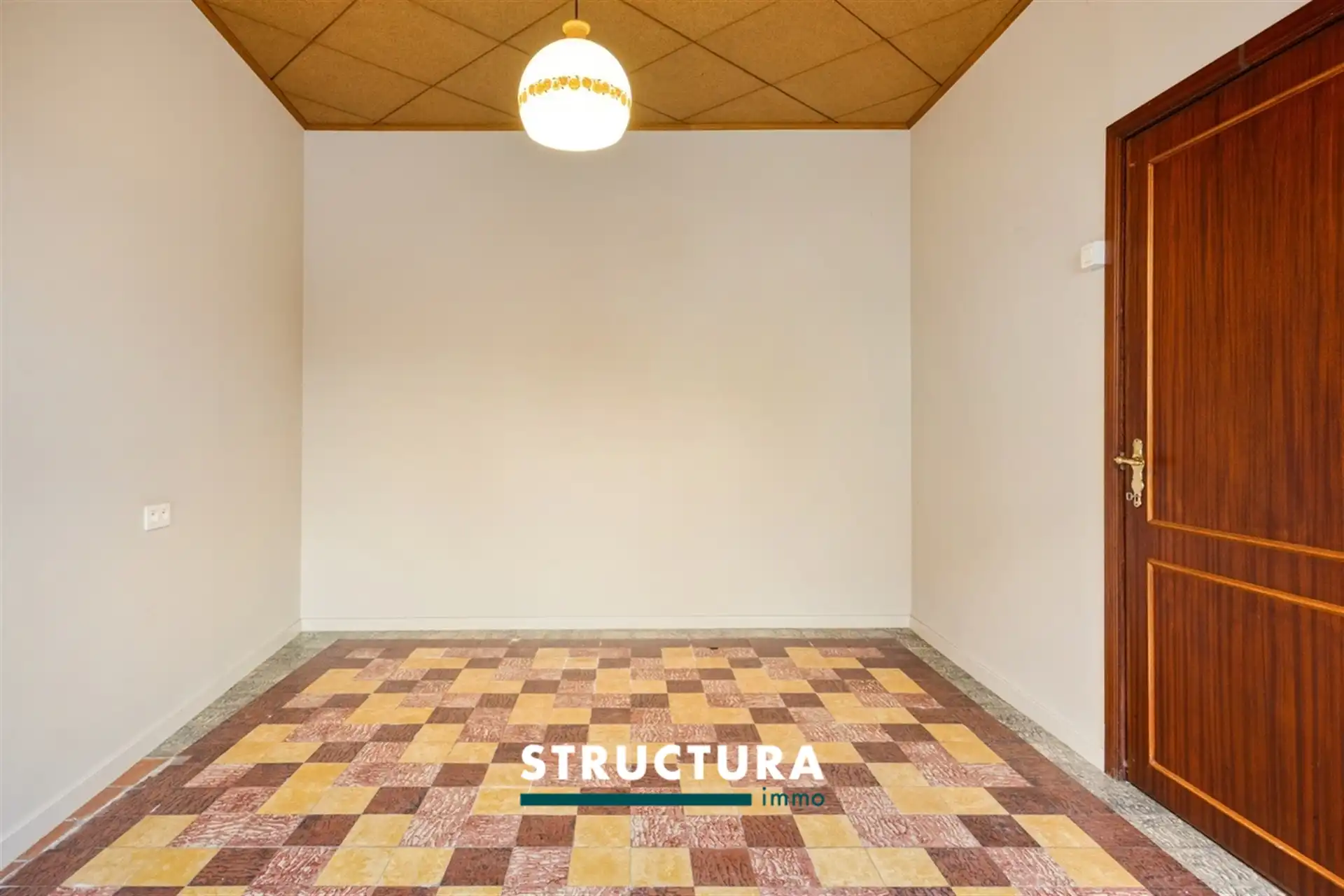 Te renoveren woning met prachtige tuin foto 5