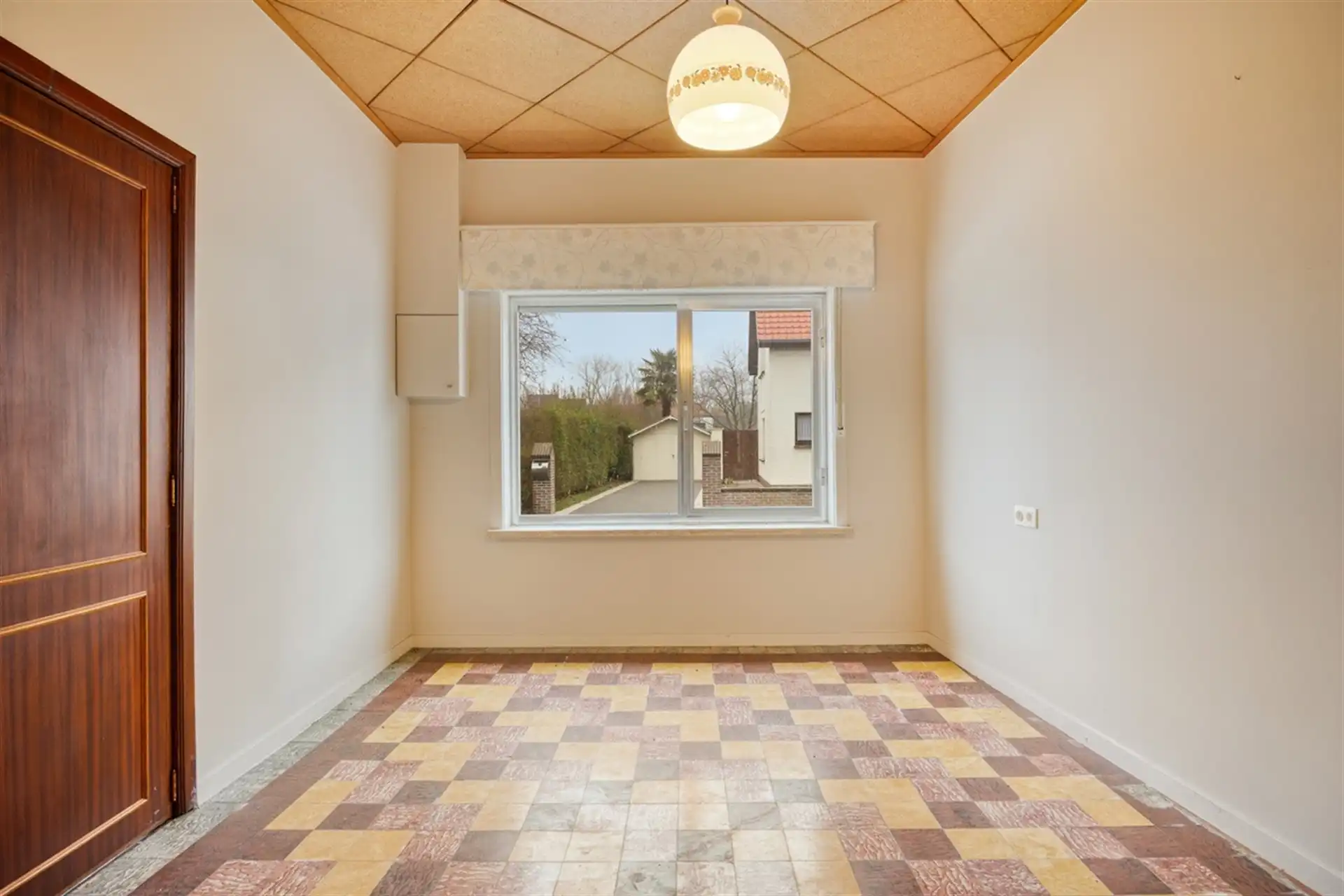 Te renoveren woning met prachtige tuin foto 5