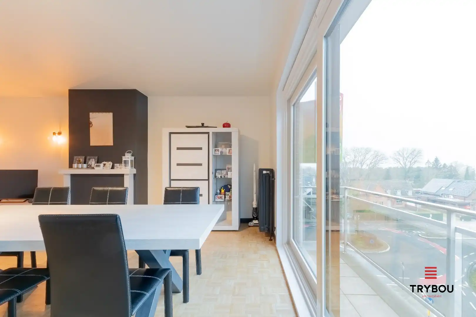 Volledig gerenoveerd 2-slaapkamerappartement te koop – rand centrum Ieper foto 6