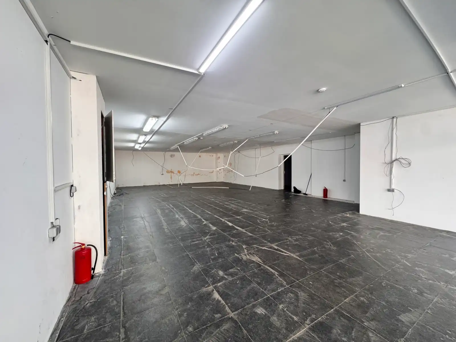 Commercieel handelspand van ca. 150 m² foto 3