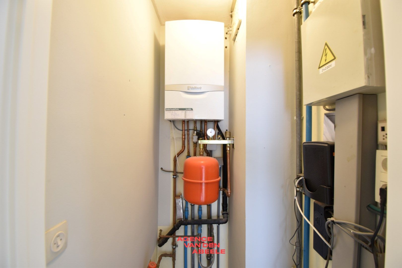 Ruim en hedendaags appartement net buiten Brugge foto 13