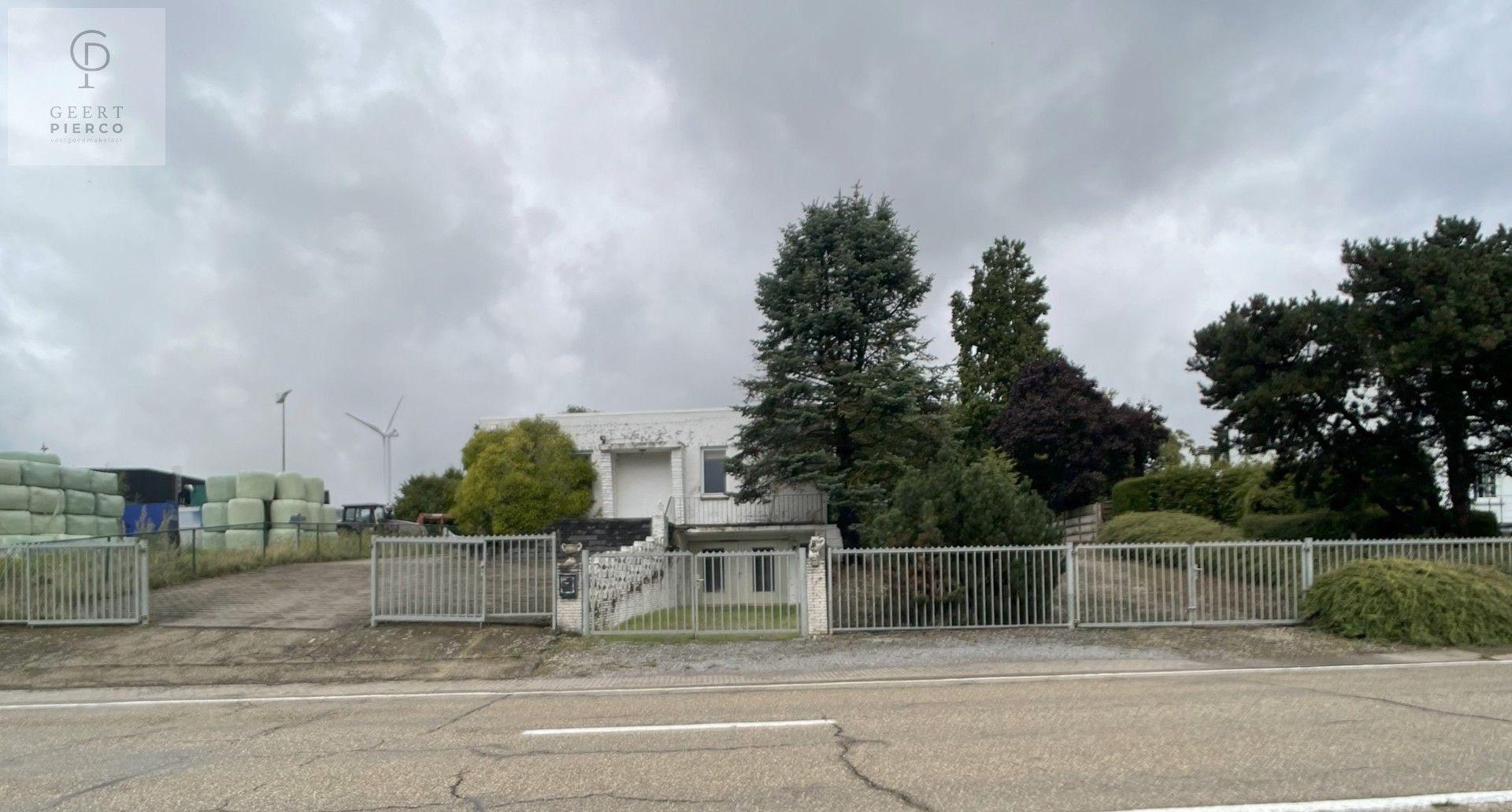 Projectgrond gelegen op een zeer gunstige locatie. foto 10