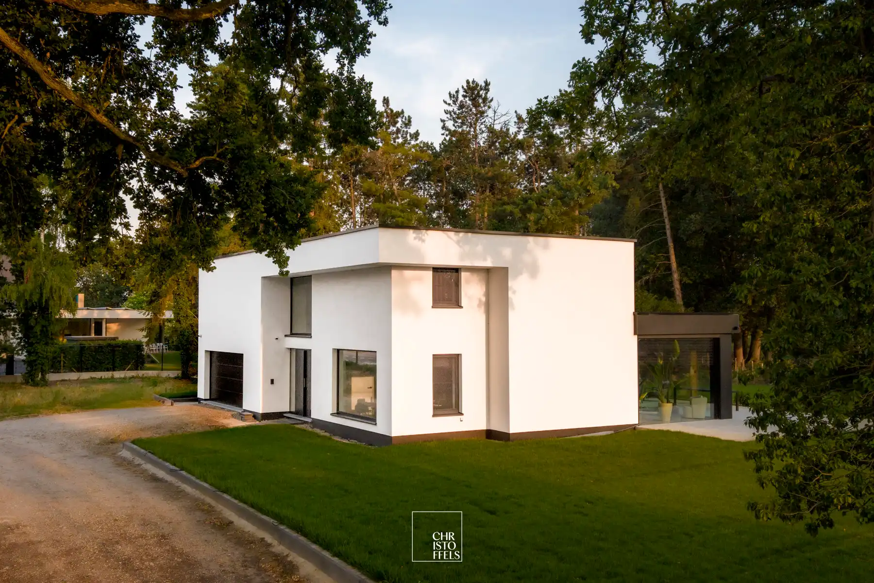 Luxe nieuwbouwvilla van 336 m² op een perceel van 1.313 m² foto 2