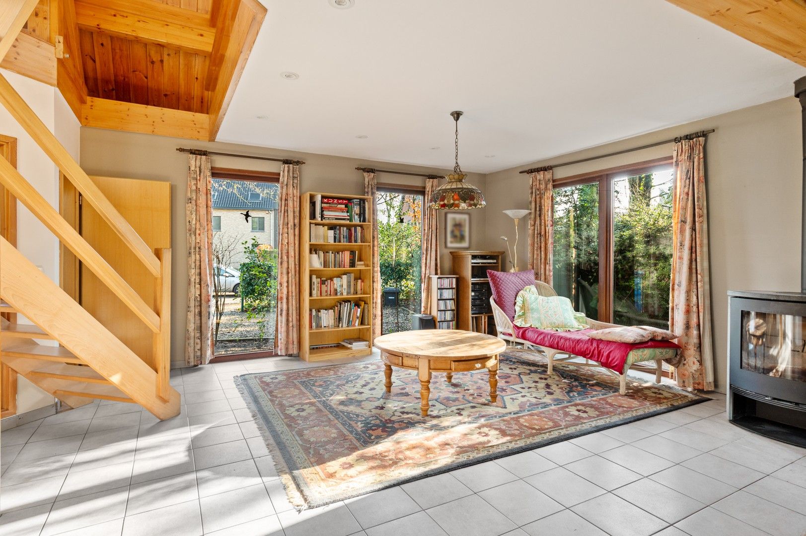 Vrijstaande villa in het groen op een perceel van 3501 m² foto 4