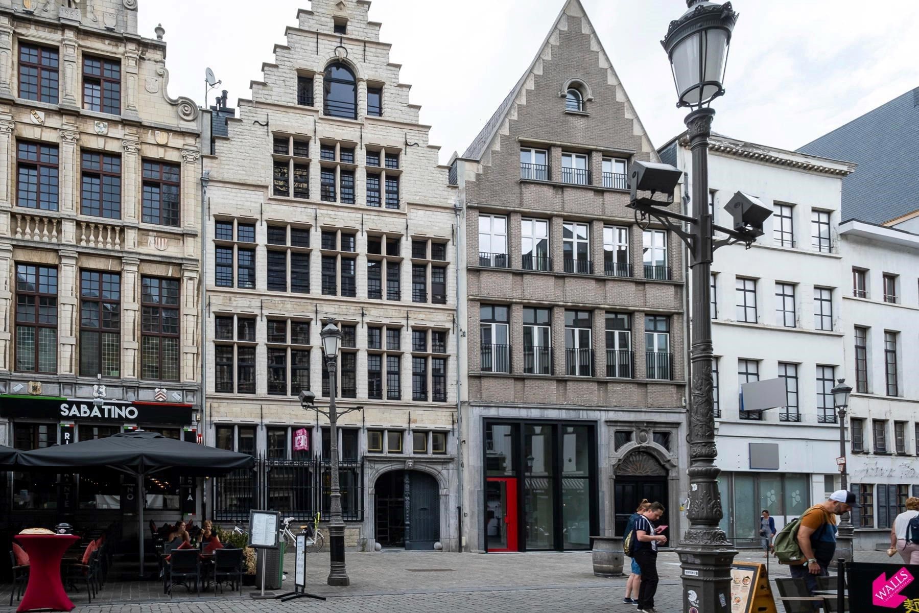 Historisch winkelpand op de Grote Markt foto 6