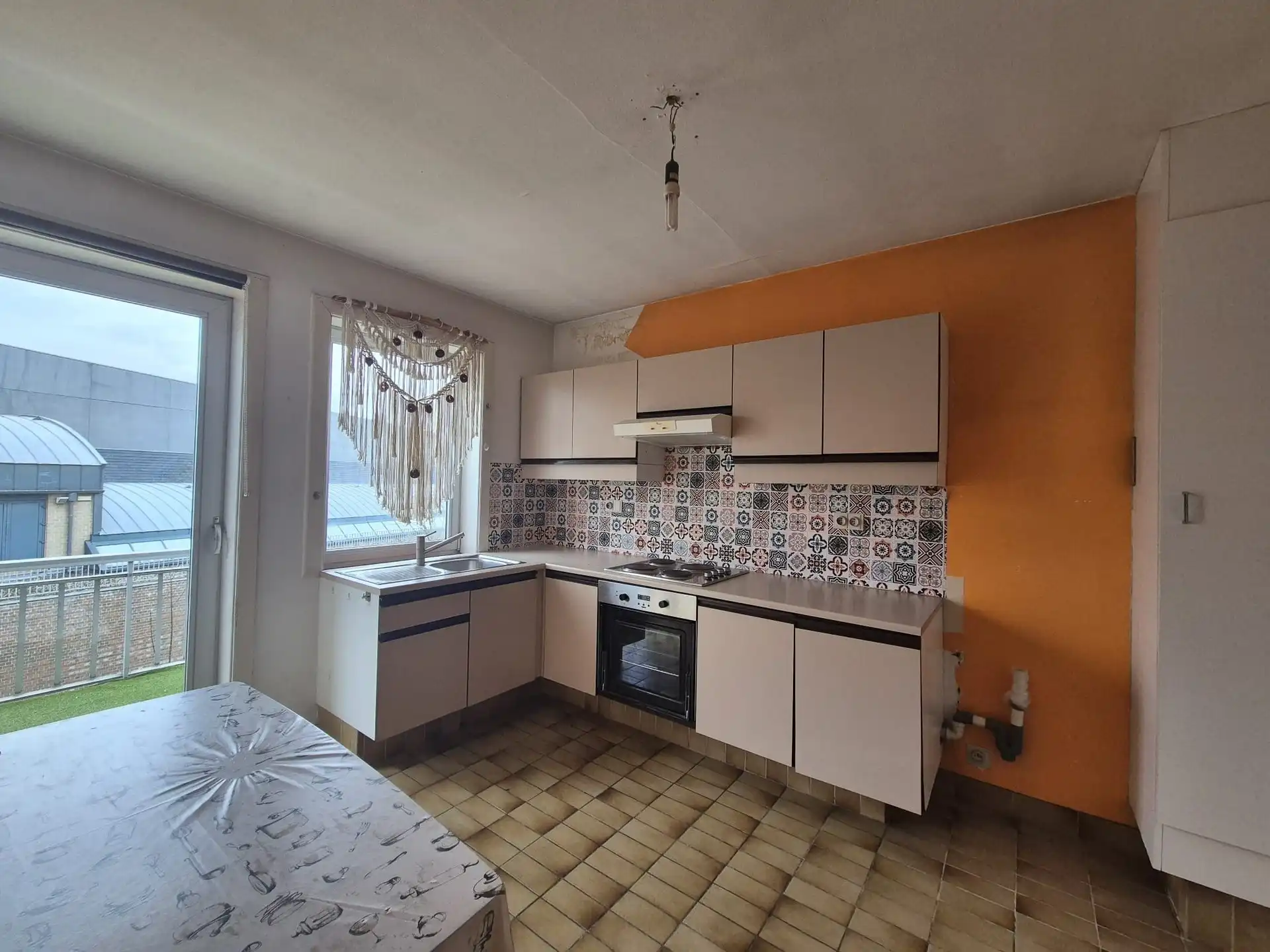 Ruim en lichtrijk appartement met 2 slaapkamers in het centrum van Wetteren. foto 10