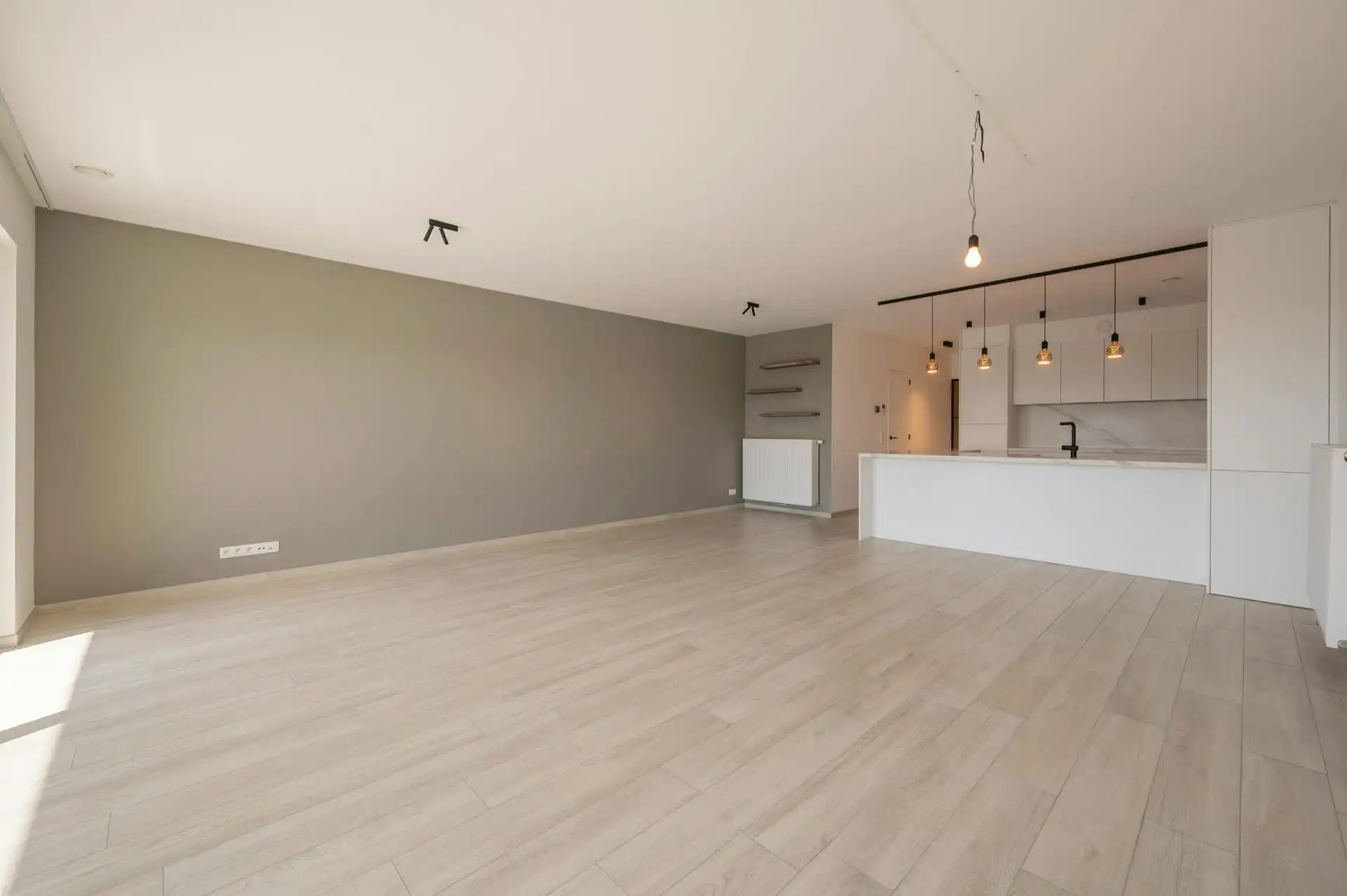 Ruim appartement met terras en zicht op jachthaven te koop foto 3