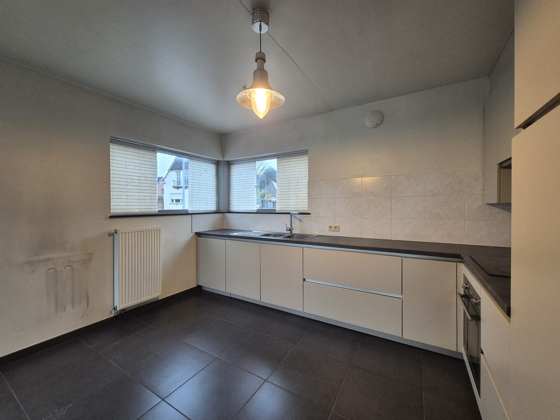 Rustig gelegen woning met tuin en garage. foto 9