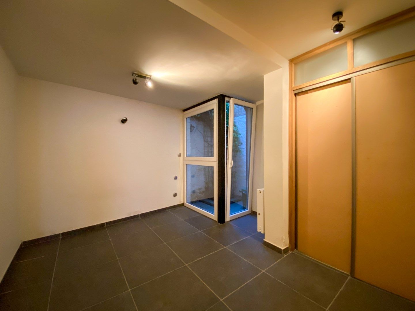 Gezellige rijwoning met 3 slaapkamers en terras. foto 11