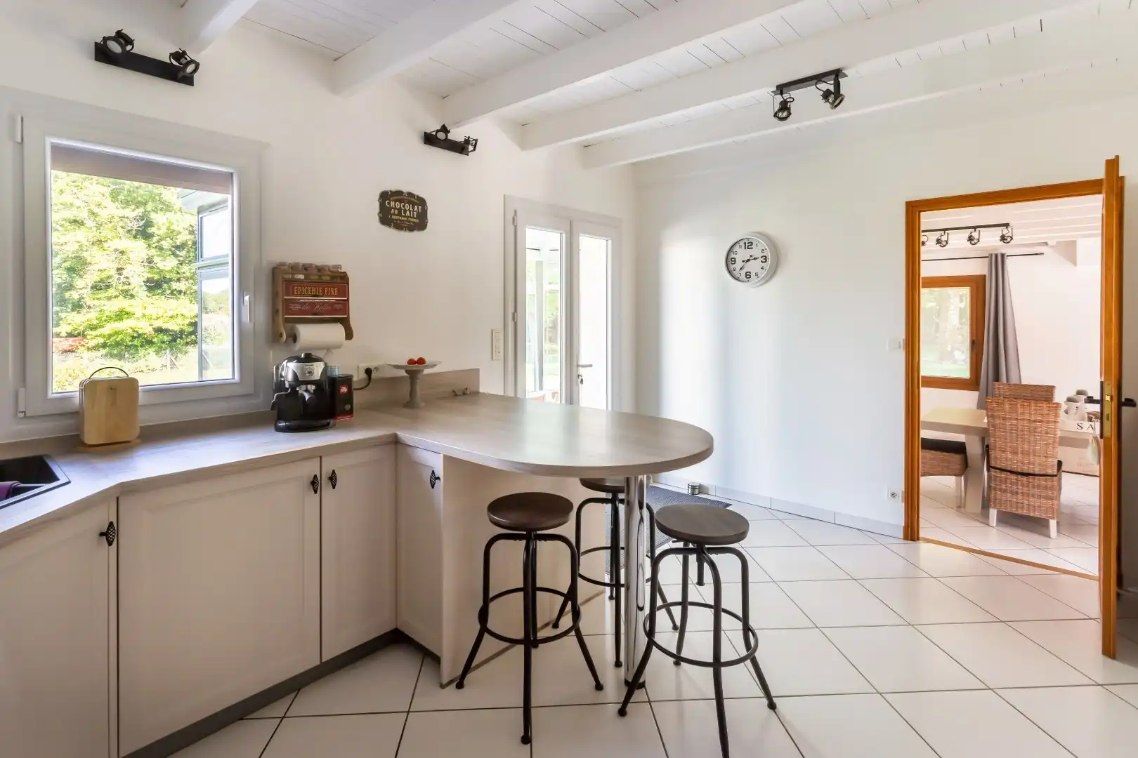 Unieke woning met karakter en een grote garage op uiterst rustige ligging in Mouthiers-sur-Boëme foto 5