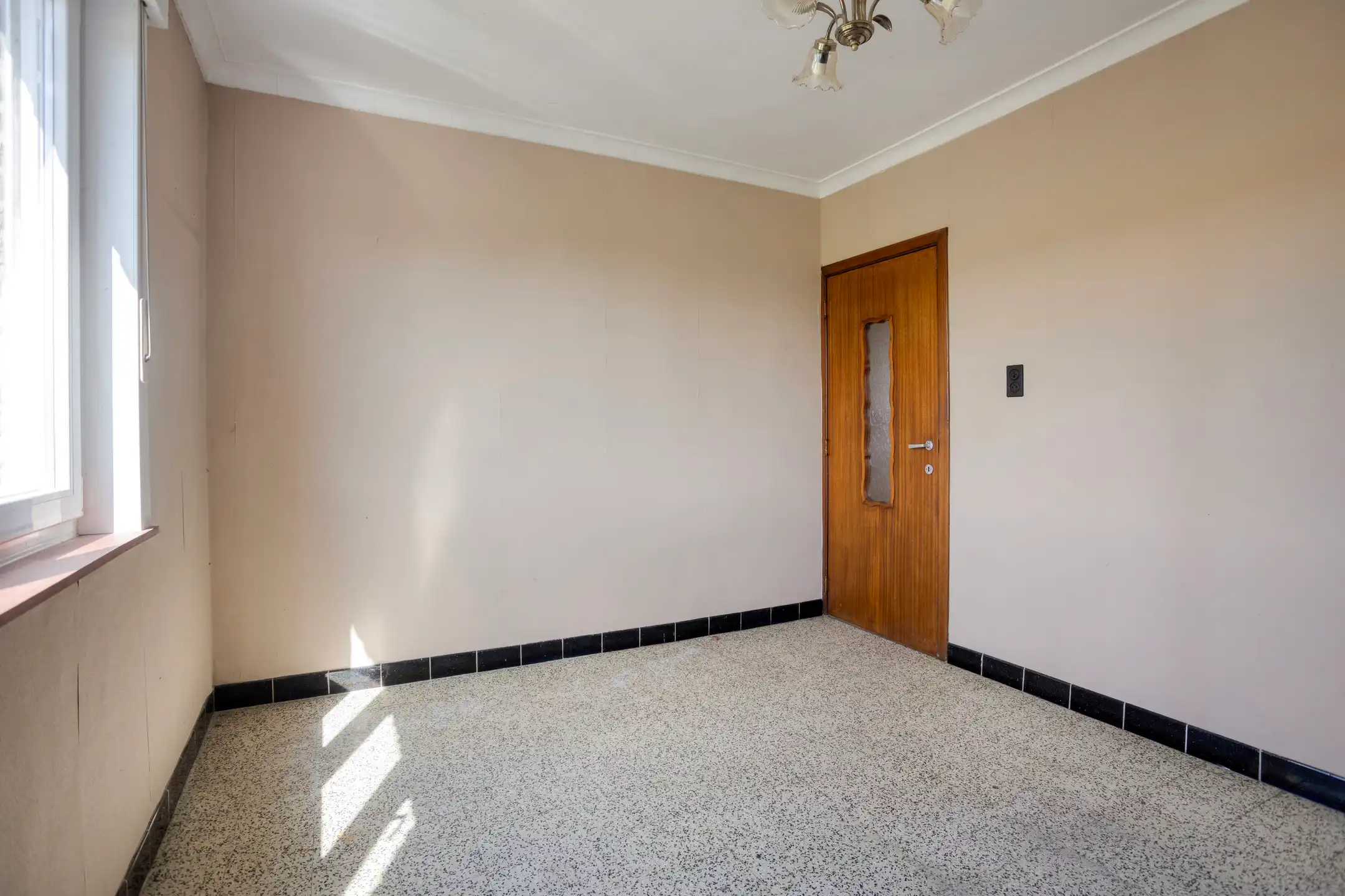 Te renoveren woning op een uniek perceel van 26are foto 11