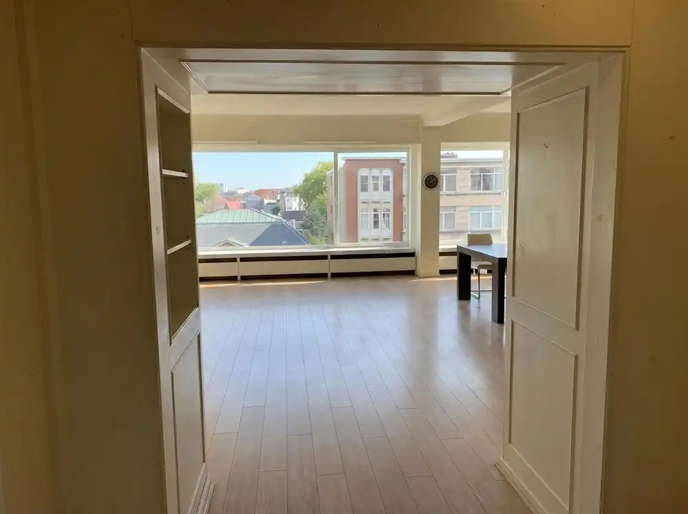 Ruim  en gemeubeld appartement met terras  | Belgiëlei foto 20