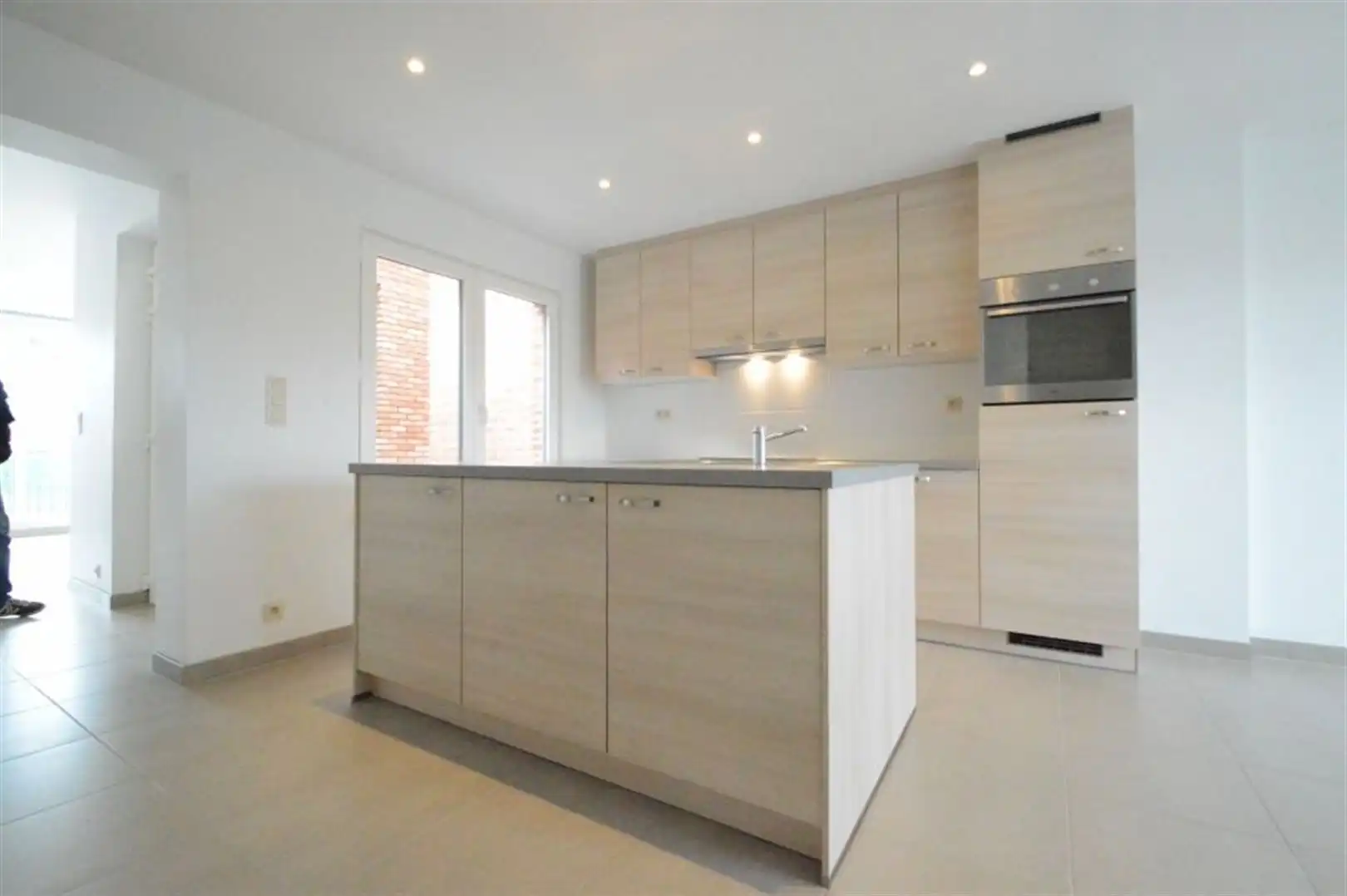 Totaal gerenoveerde gezinswoning te Dendermonde (Baasrode) foto 4