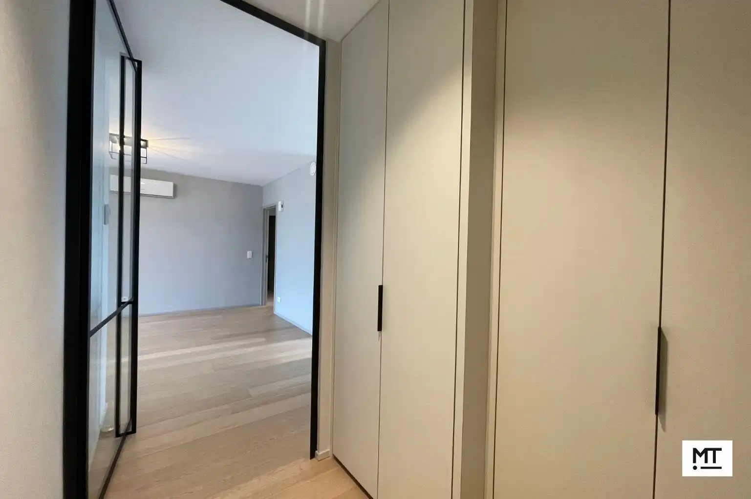 Ruim 2-slaapkamerappartement met dubbele terrassen en prachtig uitzicht foto 2
