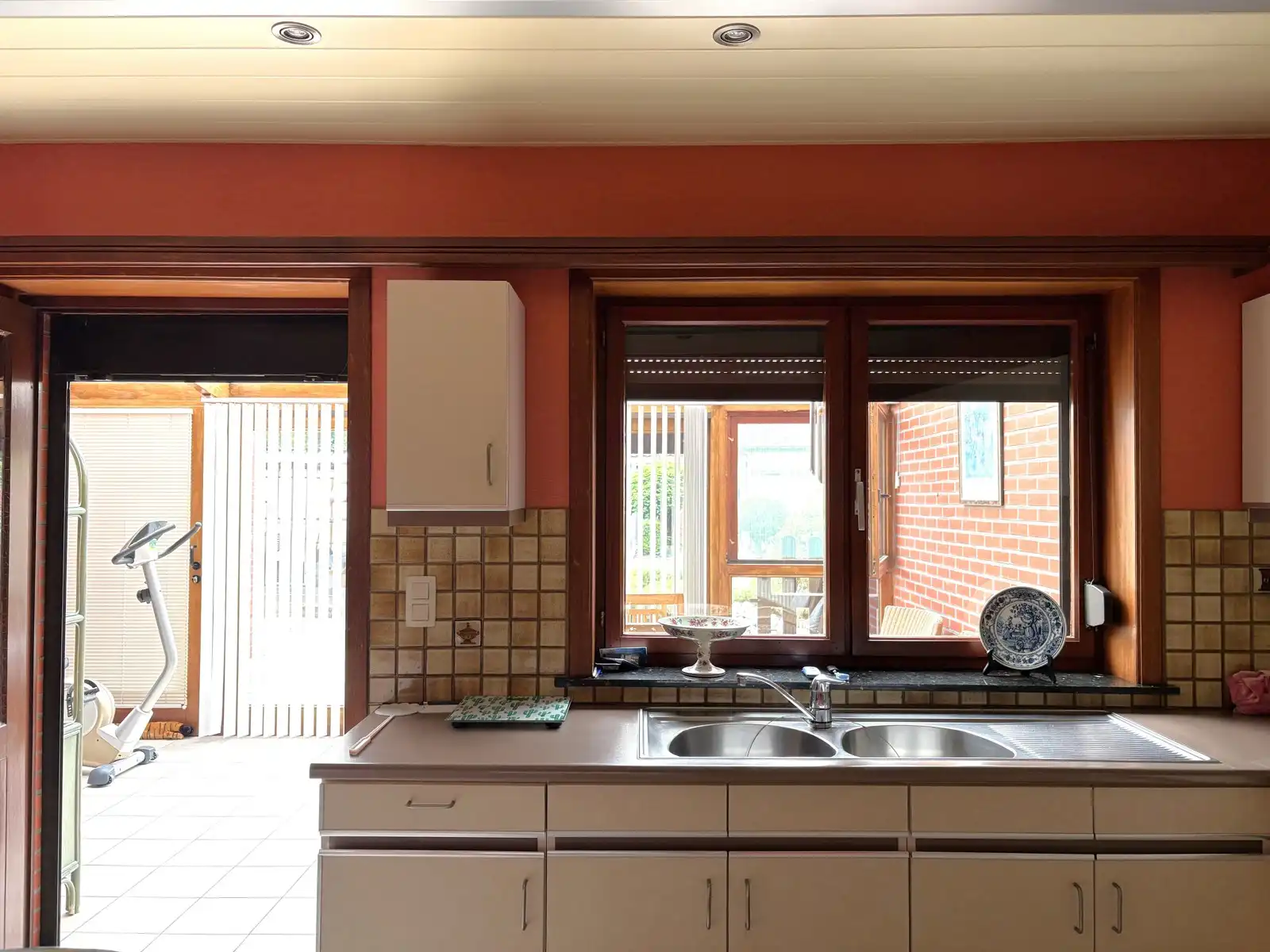 Charmante te renoveren woning foto 9