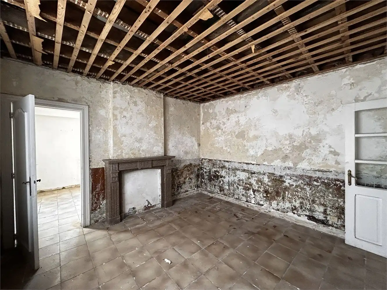 Te renoveren handelshuis met woonst foto 17