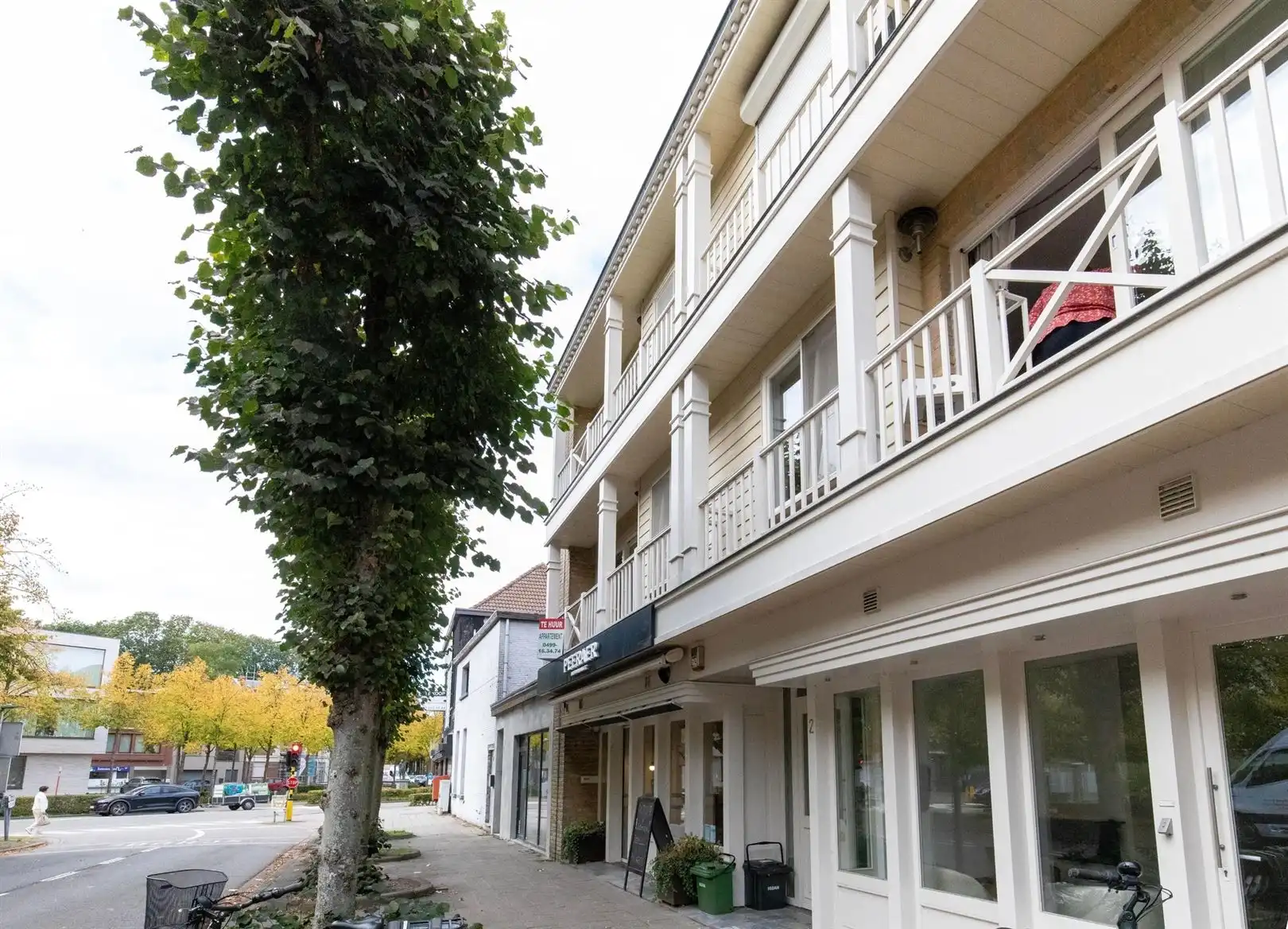 Luxueus, charmant en ruim appartement met P foto 13
