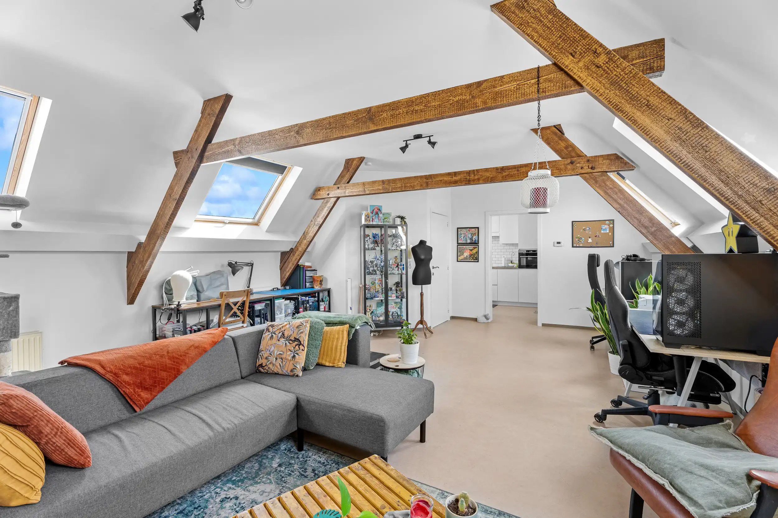 Instapklaar duplexappartement zonder syndic foto {{pictureIndex}}
