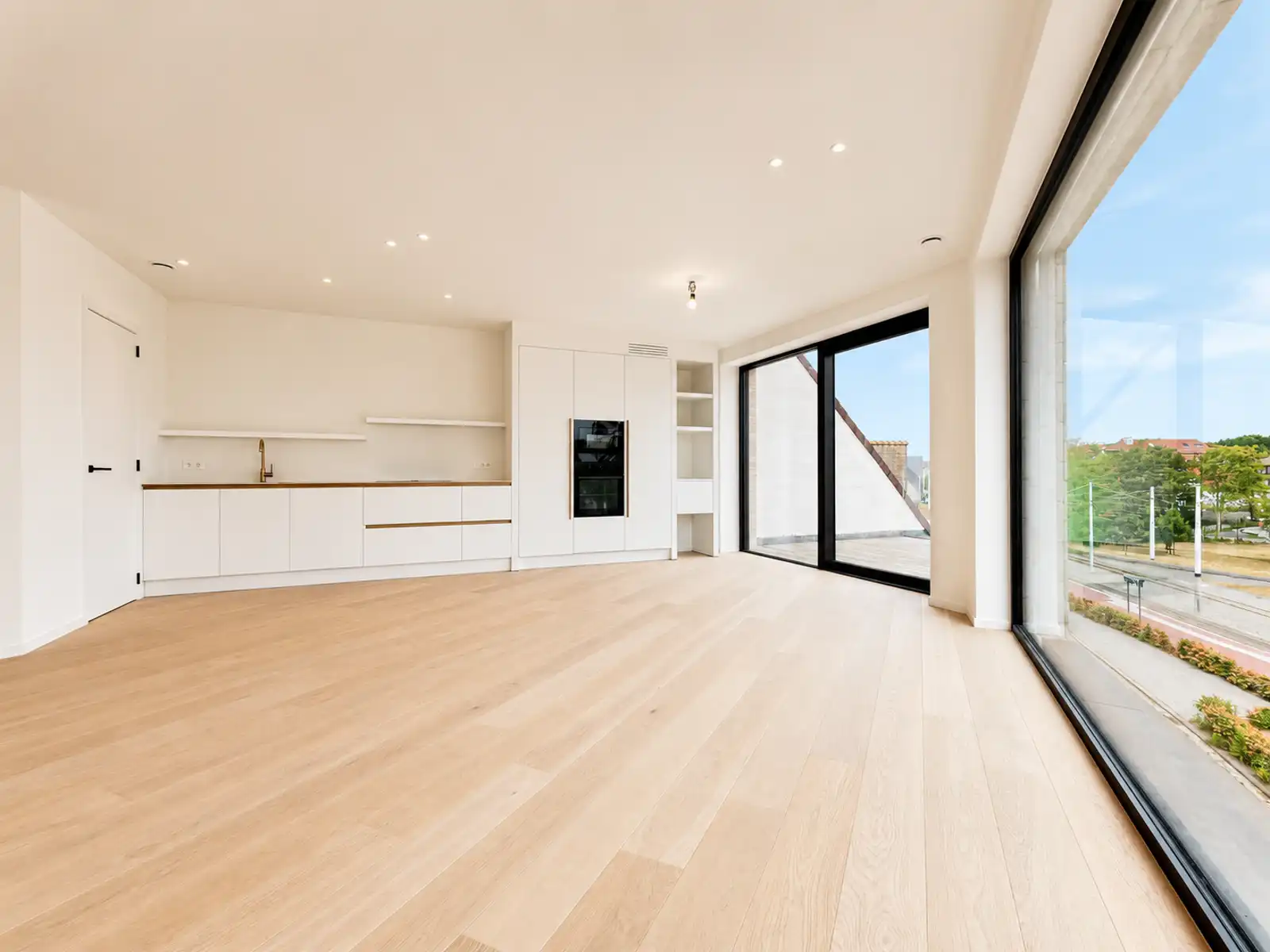 Nieuwbouwappartement met zicht op het Maurice Lippensplein foto 5