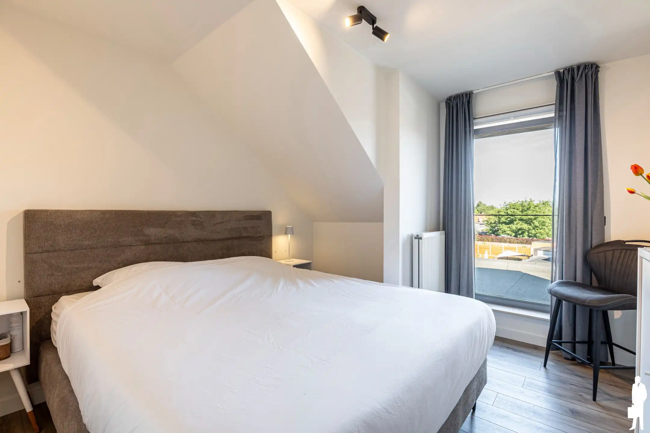 Uitstekend ruim appartement met 2 grote slaapkamers en terras foto 20