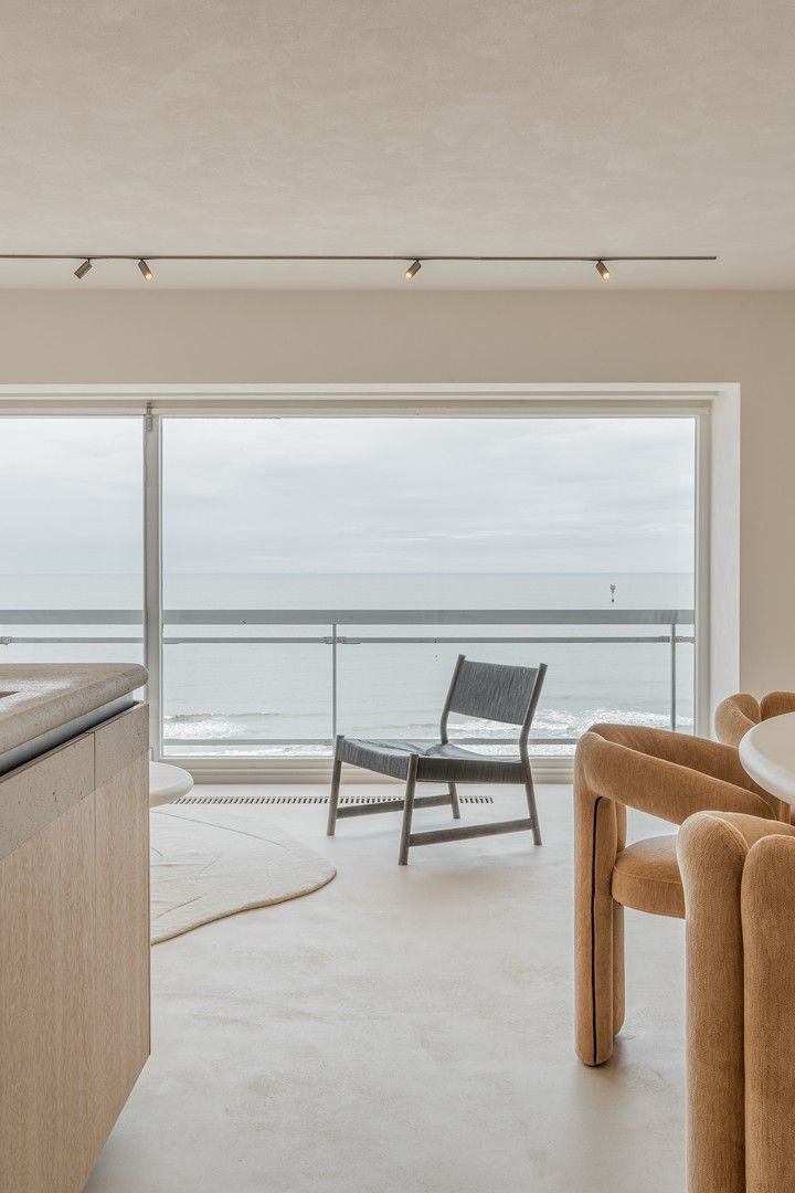 Fantastisch gerenoveerd appartement met panoramisch zeezicht. foto 10