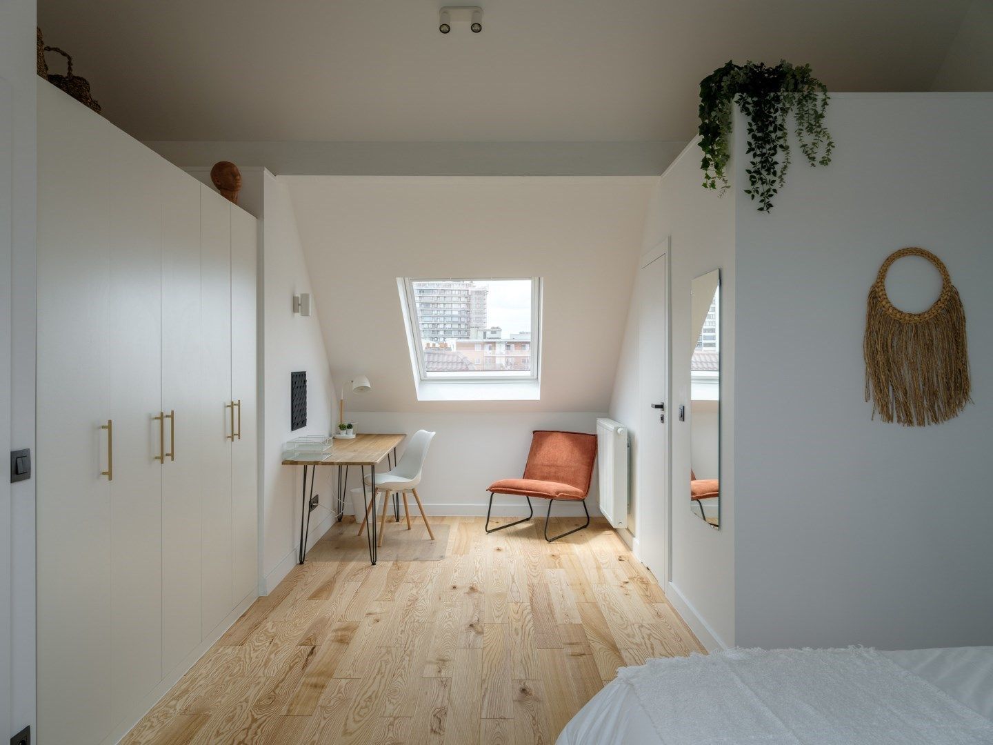Statige en volledig gerenoveerde herenwoning met 6 slaapkamers en 6 badkamers in Gent foto 17