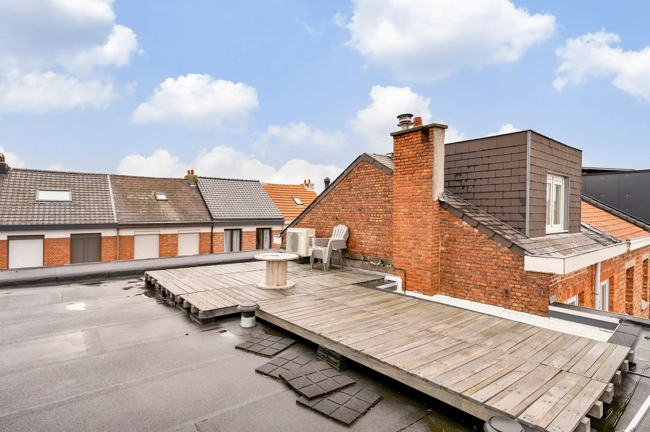 Zeer ruime en rustig gelegen met 3 slaapkamers en grote polyvalente ruimte. foto 18