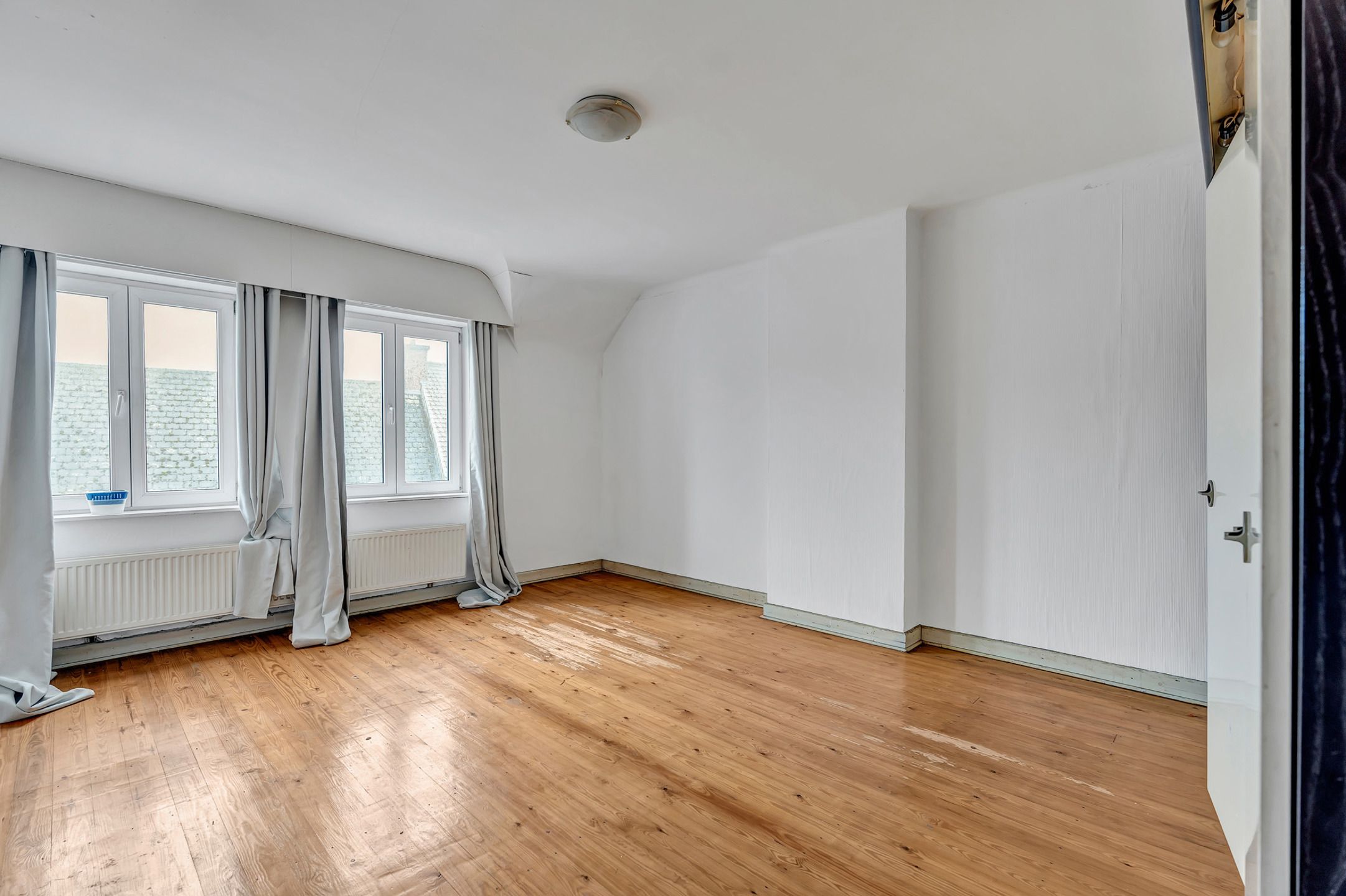 Te renoveren woning met opslagruimte/handelspand van 290 m² foto 17