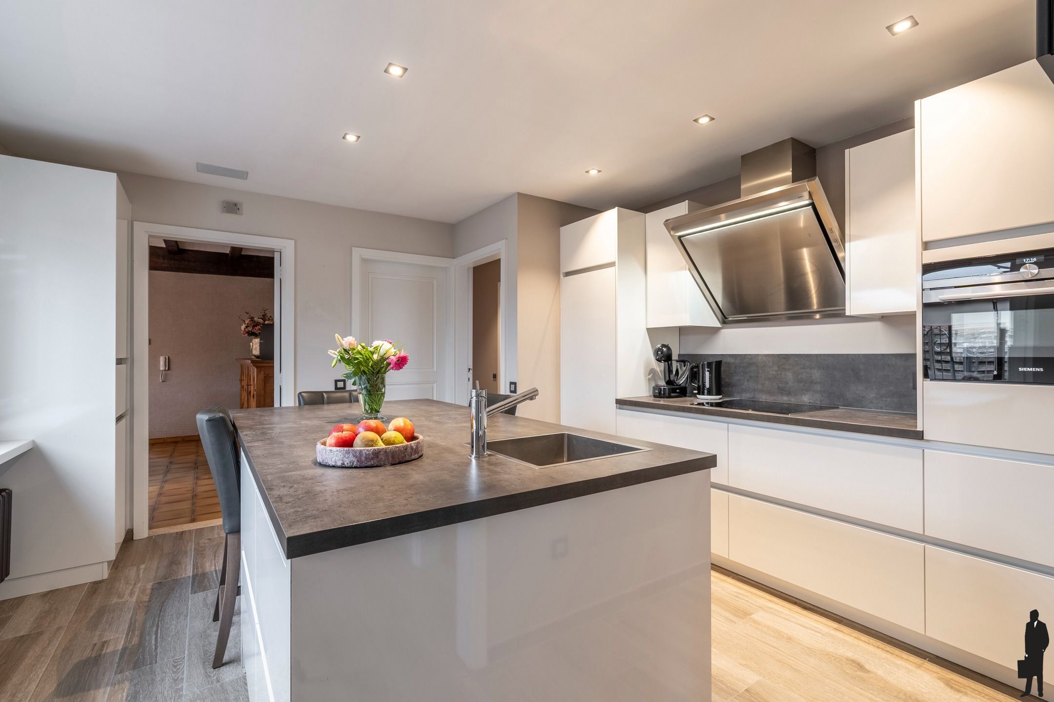 Uniek gelegen woning met 3 à 4 slpk op 783m² nabij weilanden foto 4