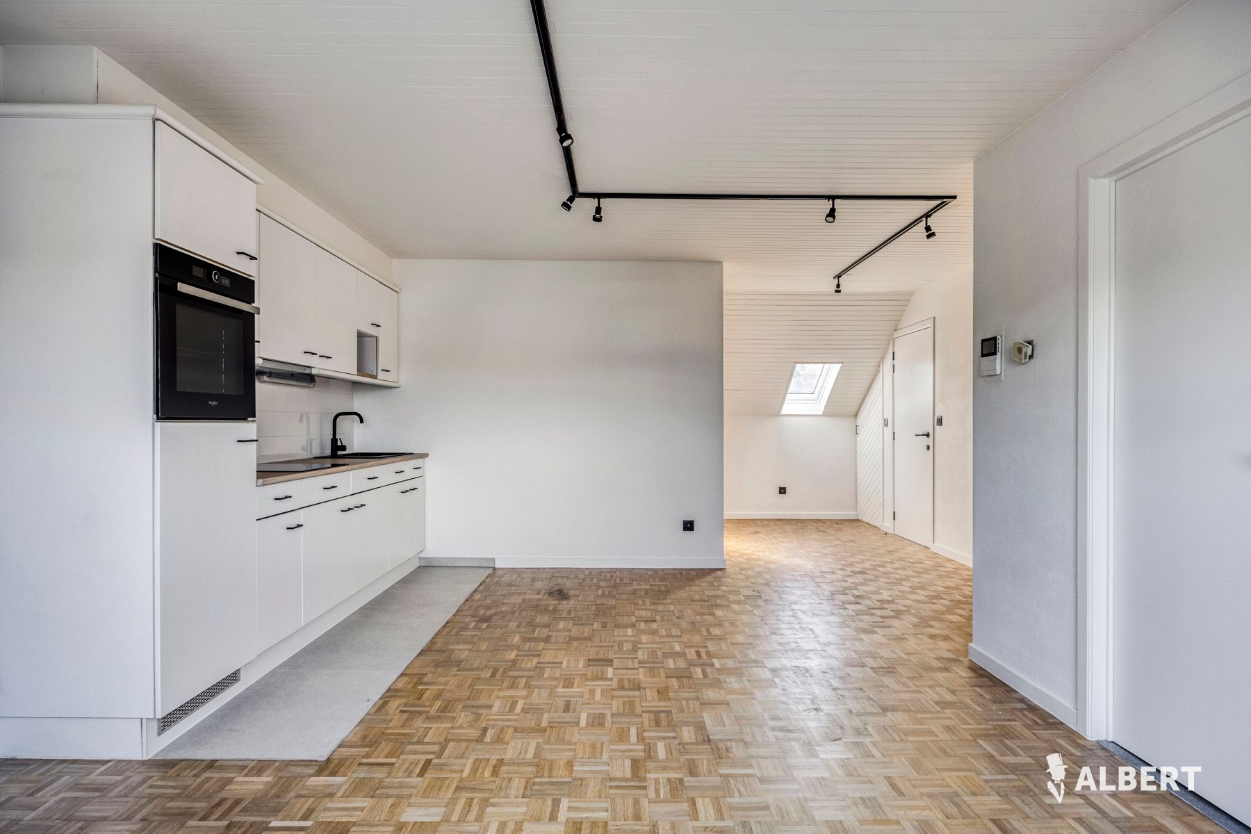 Gerenoveerde studio in dorpskern van Denderwindeke foto 2