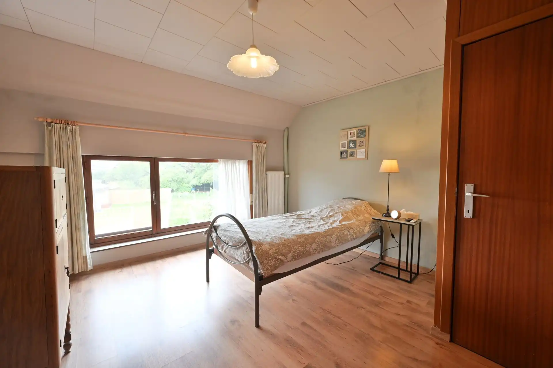 Karaktervolle woning met 4 slpks en prachtige tuin op een toplocatie foto 9