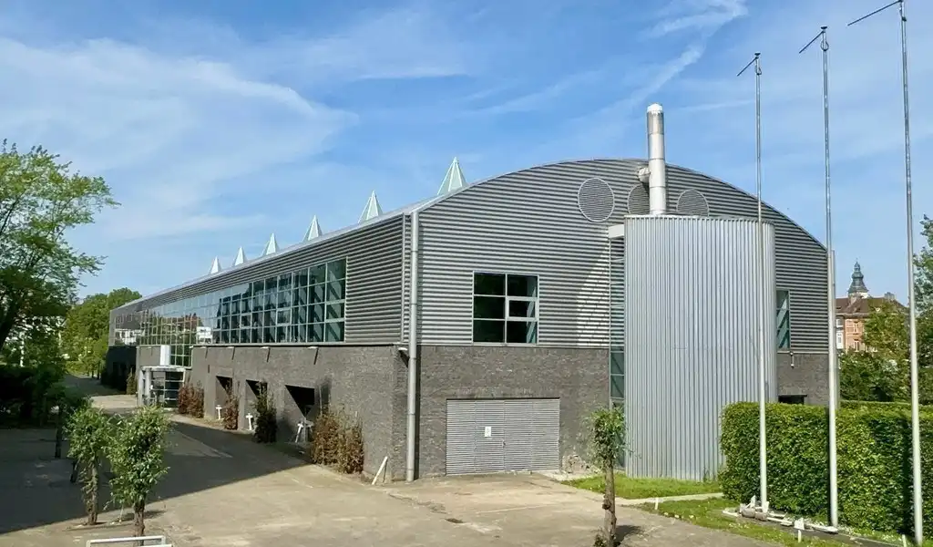 Vernieuwde kantoren te huur in Crepain gebouw aan Zuiderpoort in Gent foto {{pictureIndex}}