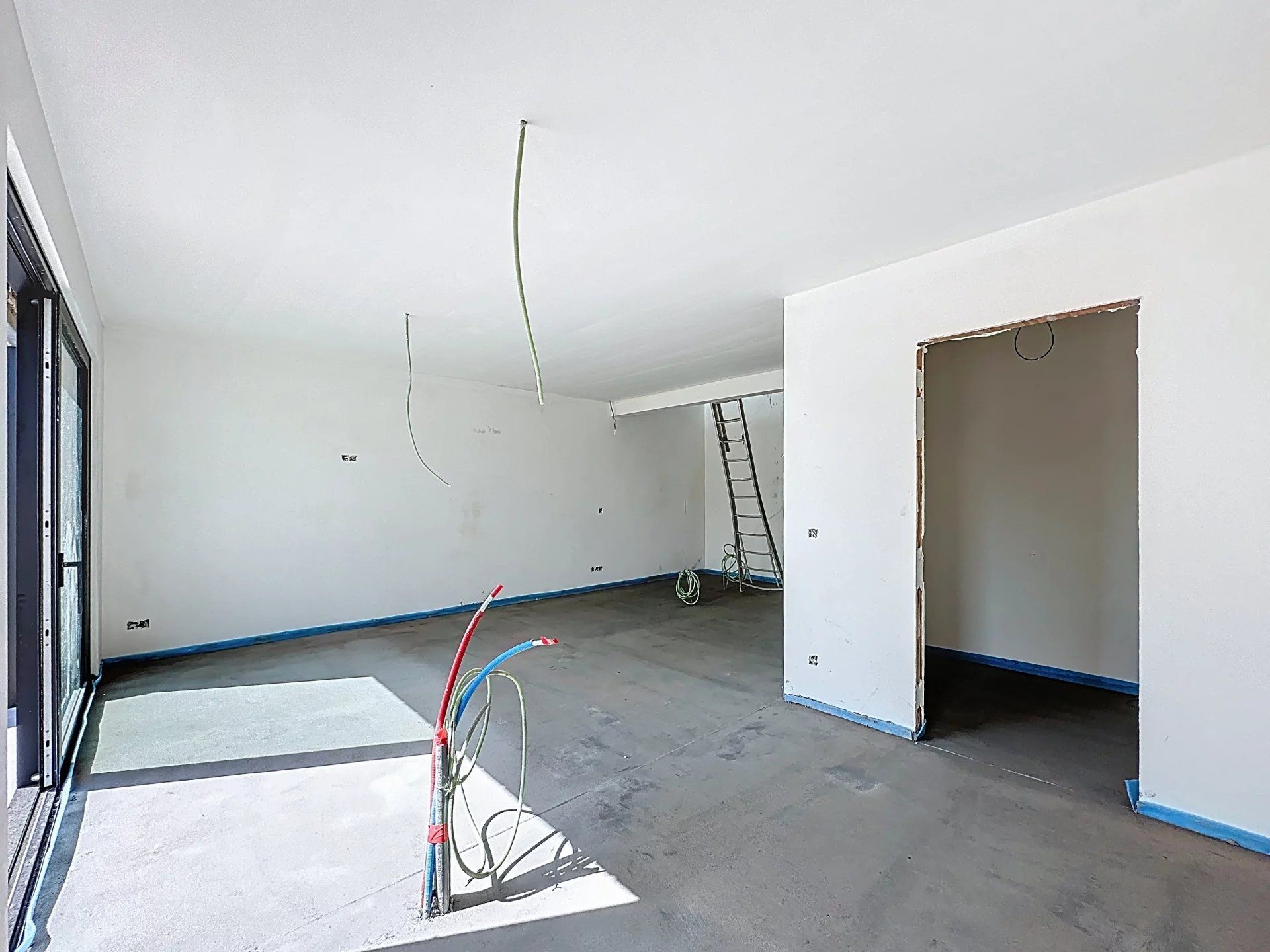 3 geschakelde woningen met tuin. Luxe afwerking! foto 7