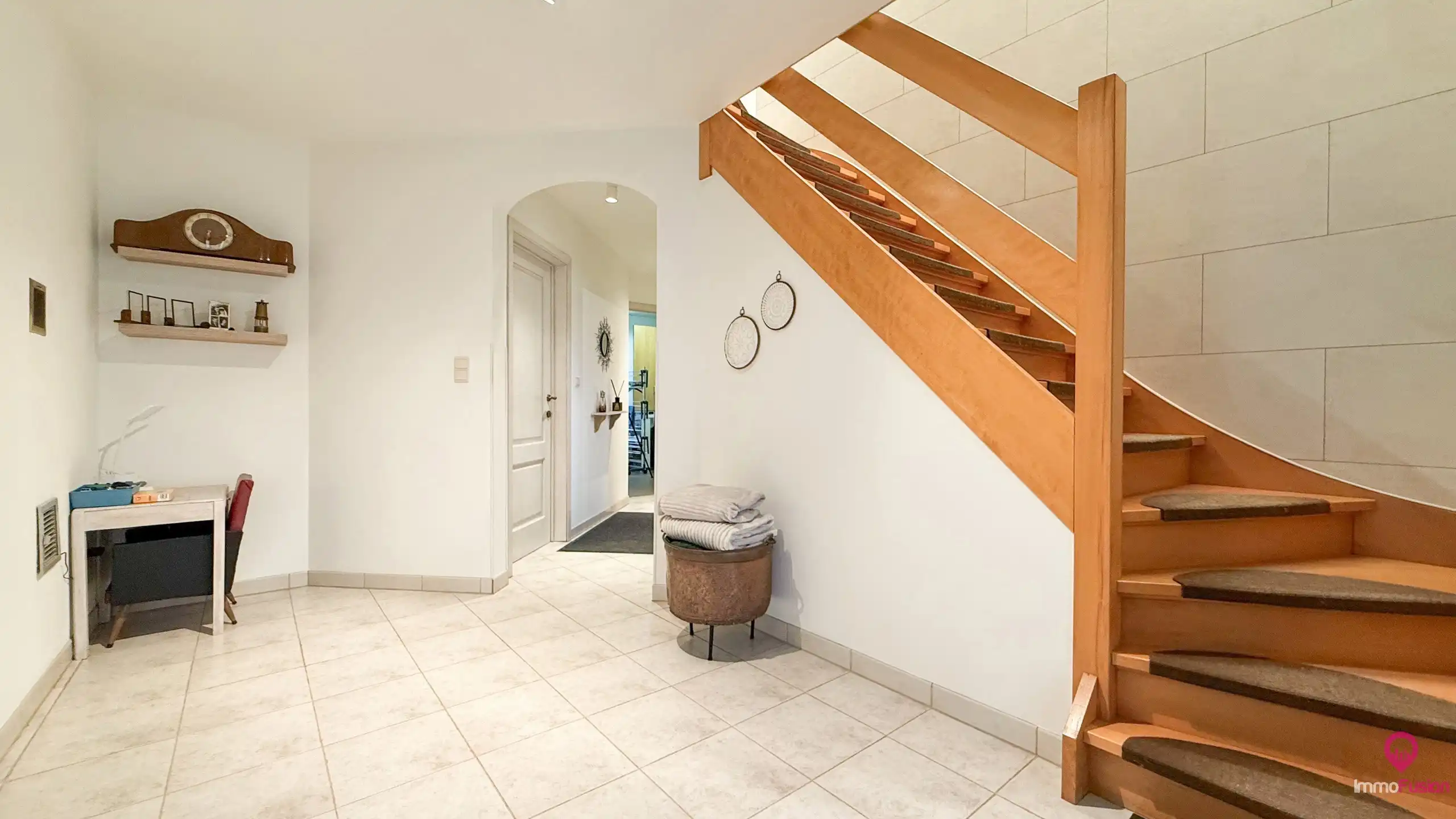 Instapklare woning met 4 slpks, inpandige garage + kelder!  foto 28