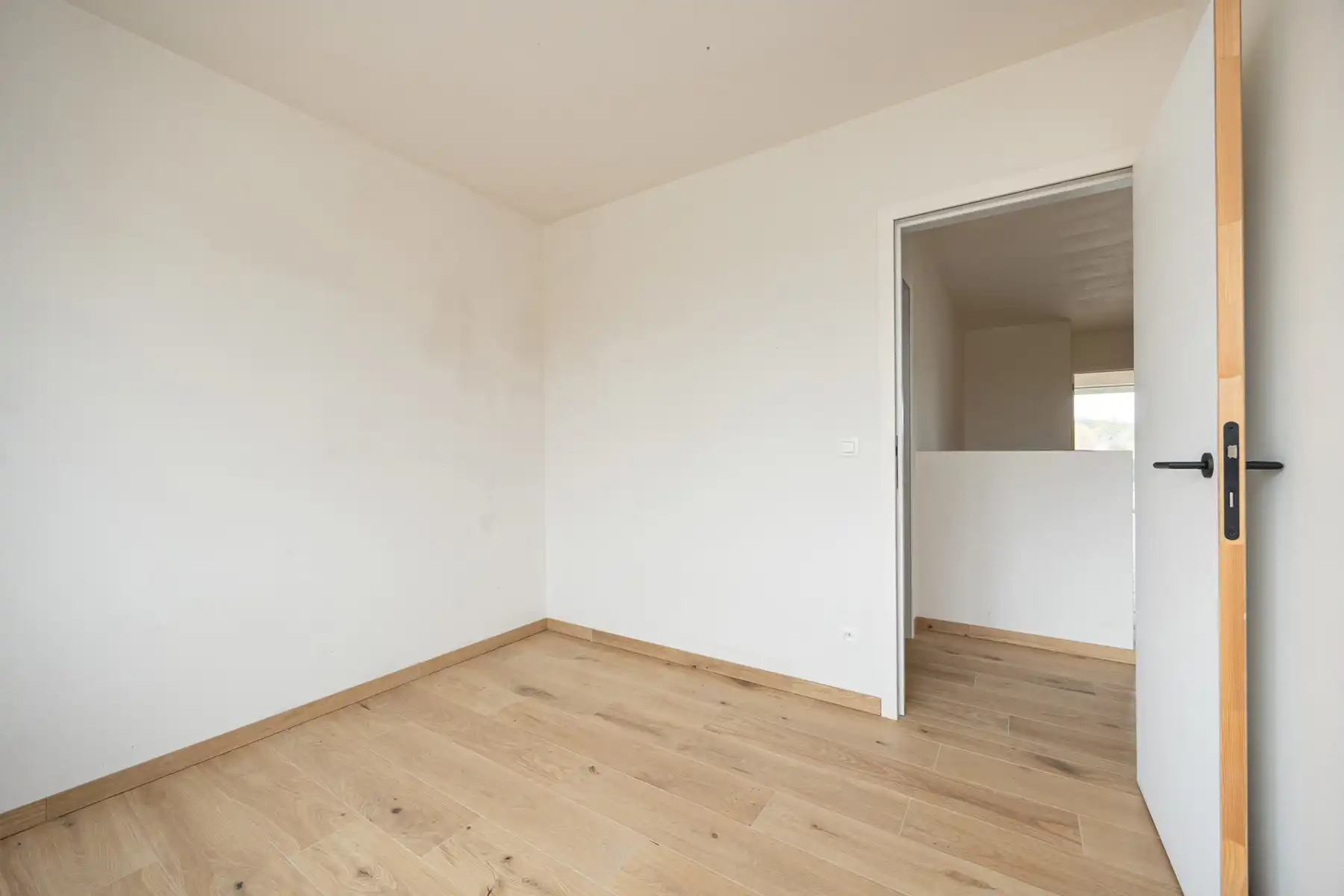 Halfopen woning met 3 slaapkamers en carport/fietsenberging op perceel van ca 320m² foto 18