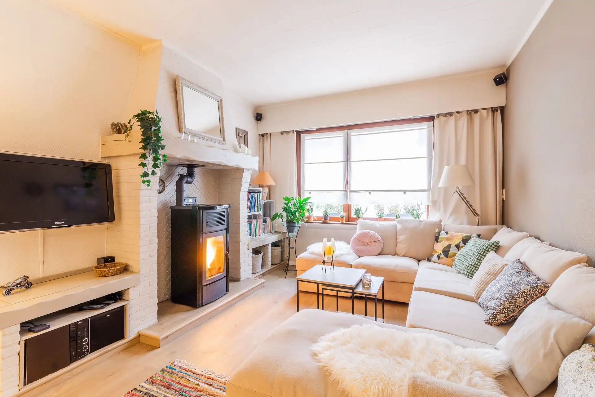 Gezellige woning met oprit en tuin op toplocatie in Schoten foto 2