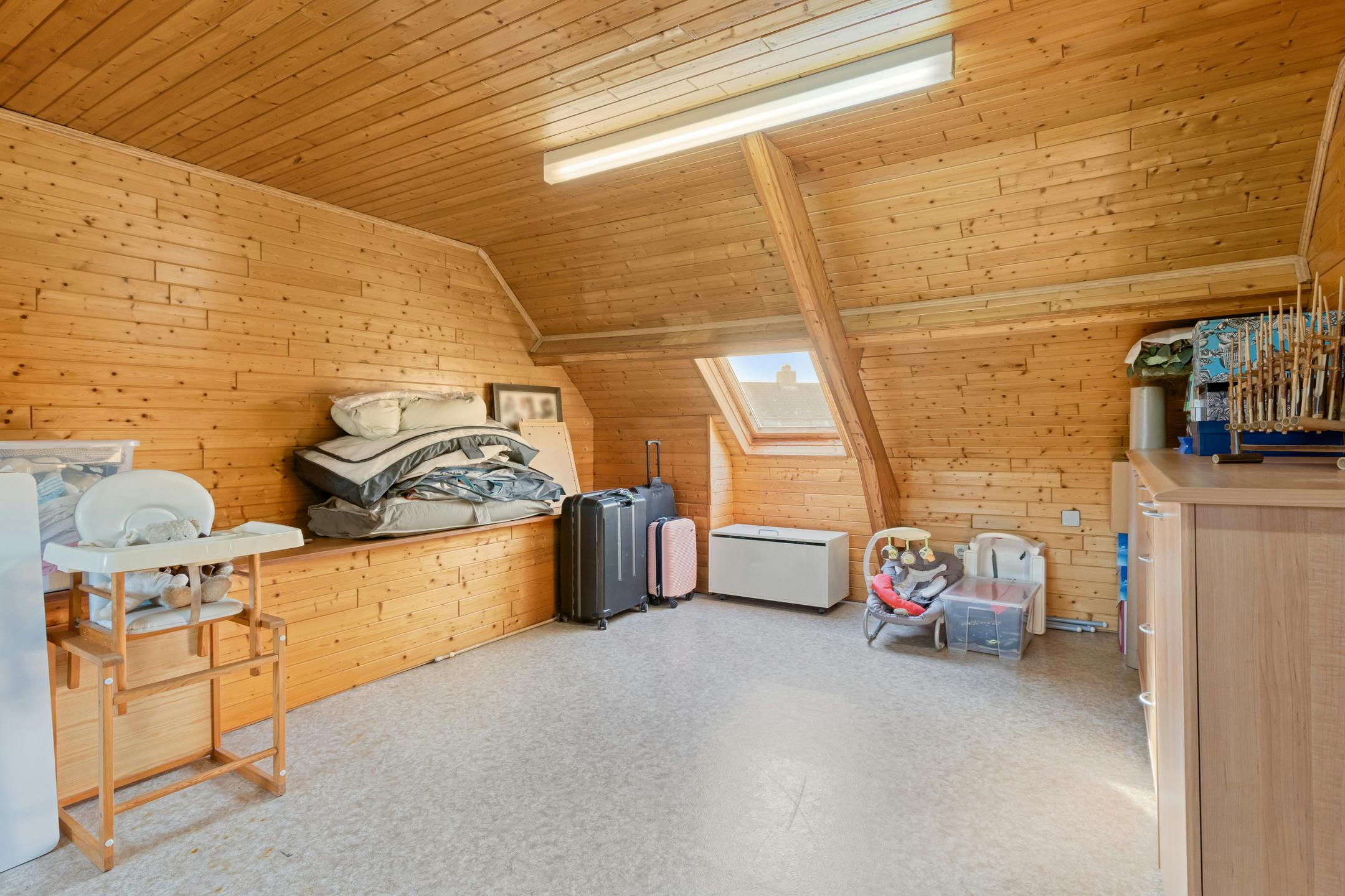 Instapklare woning met gezellige tuin te koop in Roeselare foto 16