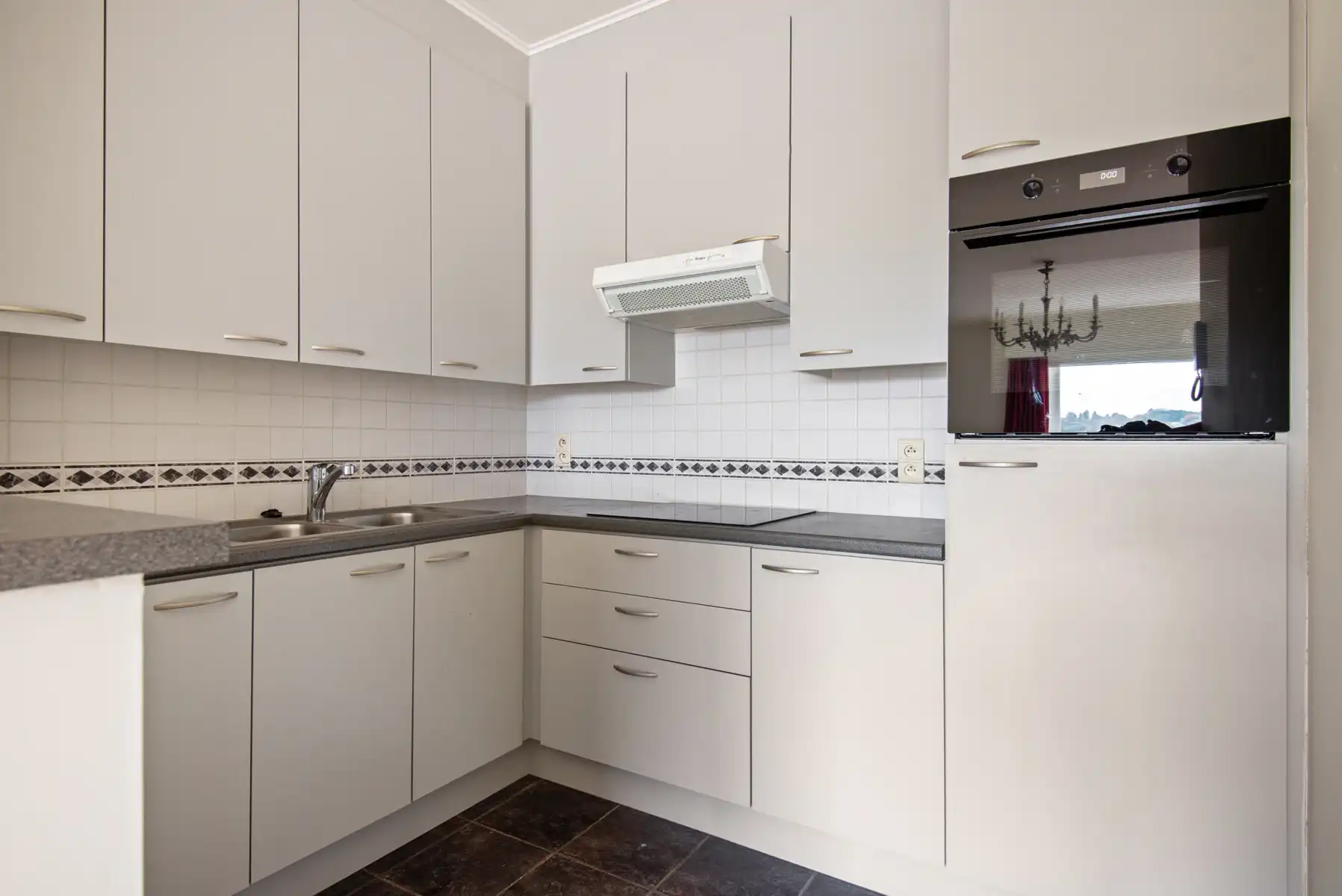 Rustig gelegen appartement met lift, terras en garagebox foto 8