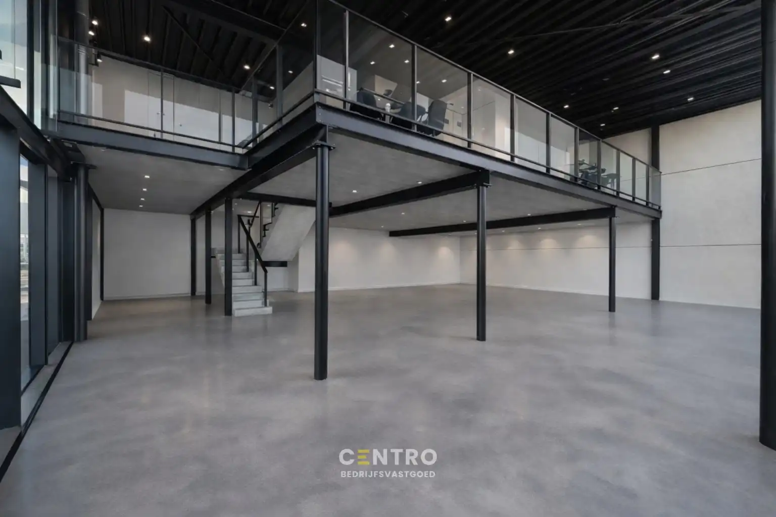 NB HANDELSRUIMTE (223m²) met verdieping (148,5m²) en private parkeerplaatsen voor de deur. Op industriezone "Herdersbrug" te 8000 Brugge. foto 6