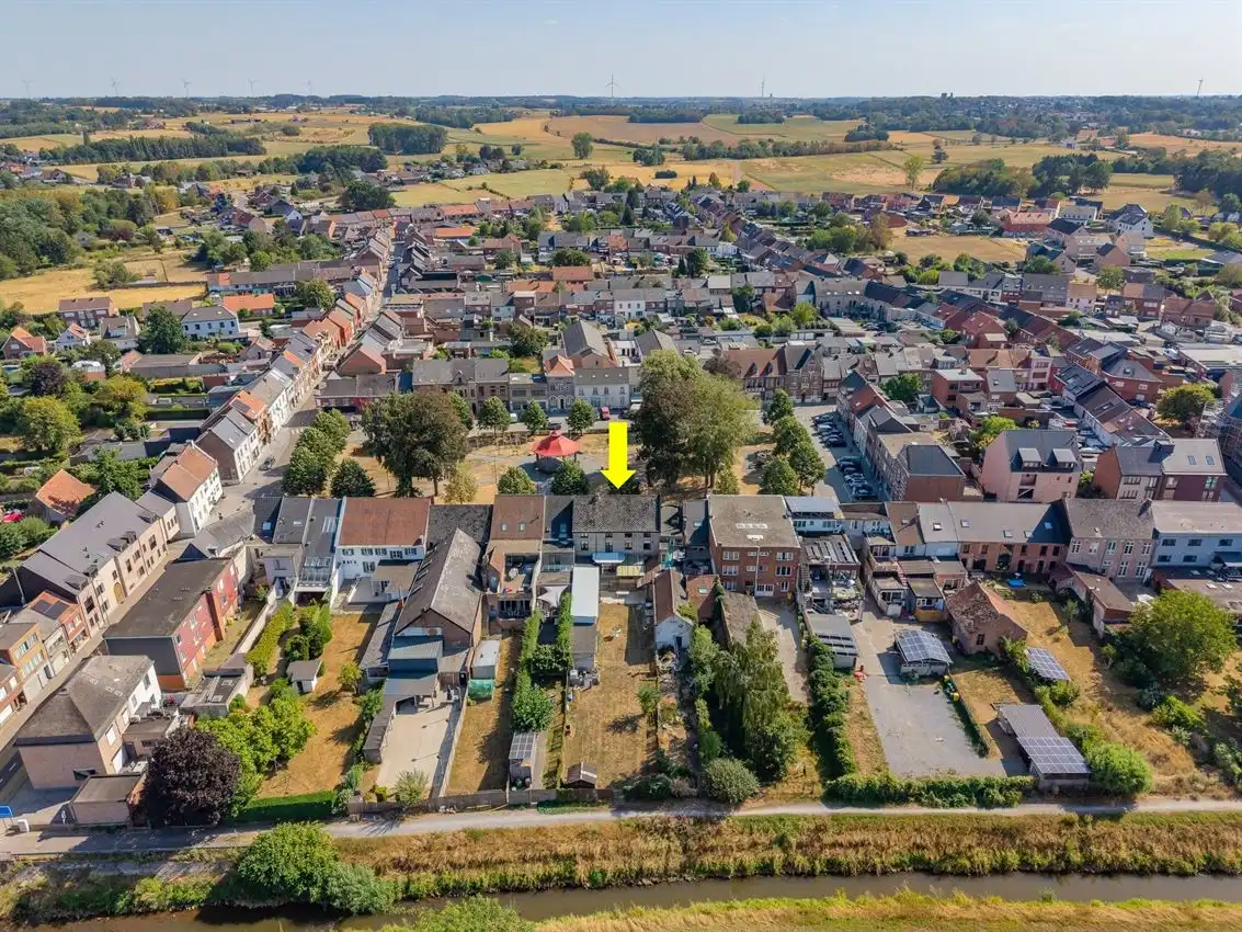 Historische woning met koetspoort op 8a41ca op markt tot tegen de Demer foto 3