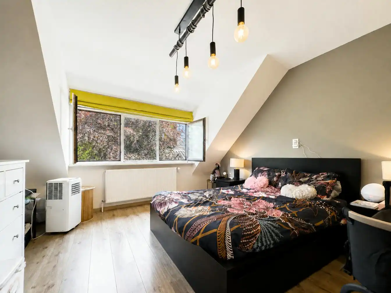 Karaktervol huis met 4 slaapkamers te koop in Brugge foto 11