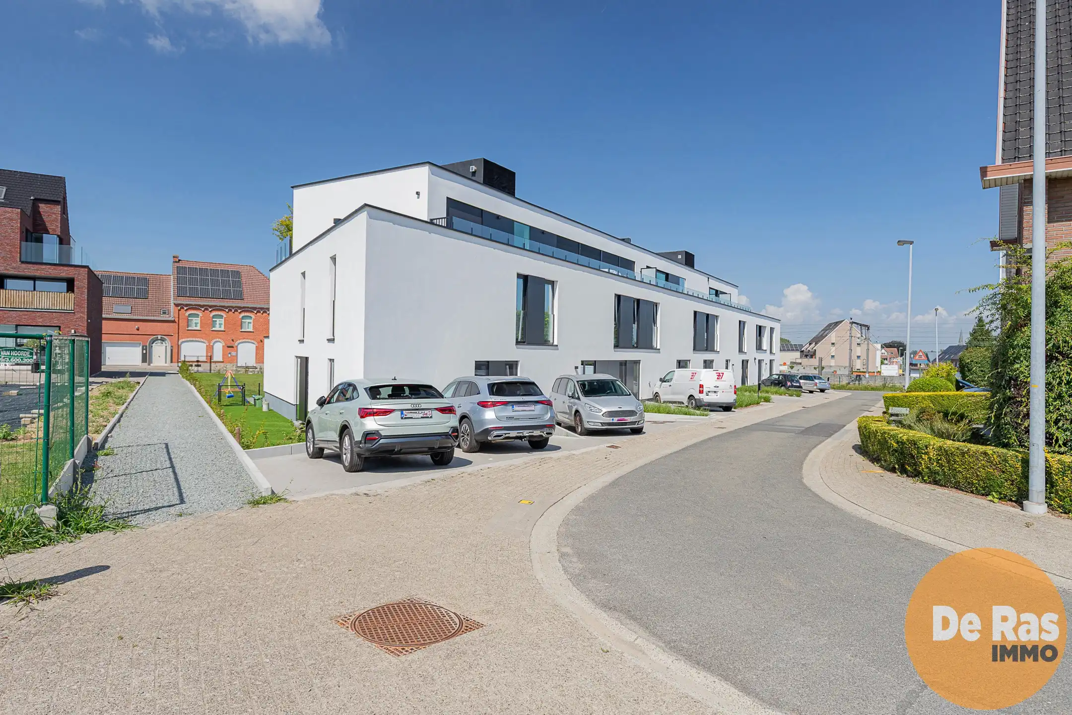 BURST -  Ruim 3 slaapkamer app met tuin en terras foto 11