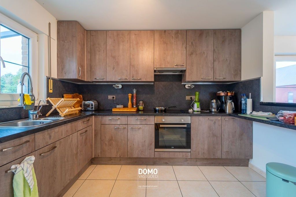 INSTAPKLAAR DUPLEXAPPARTEMENT MET TERRAS EN AUTOSTANDPLAATS IN HEUSDEN-ZOLDER foto 5