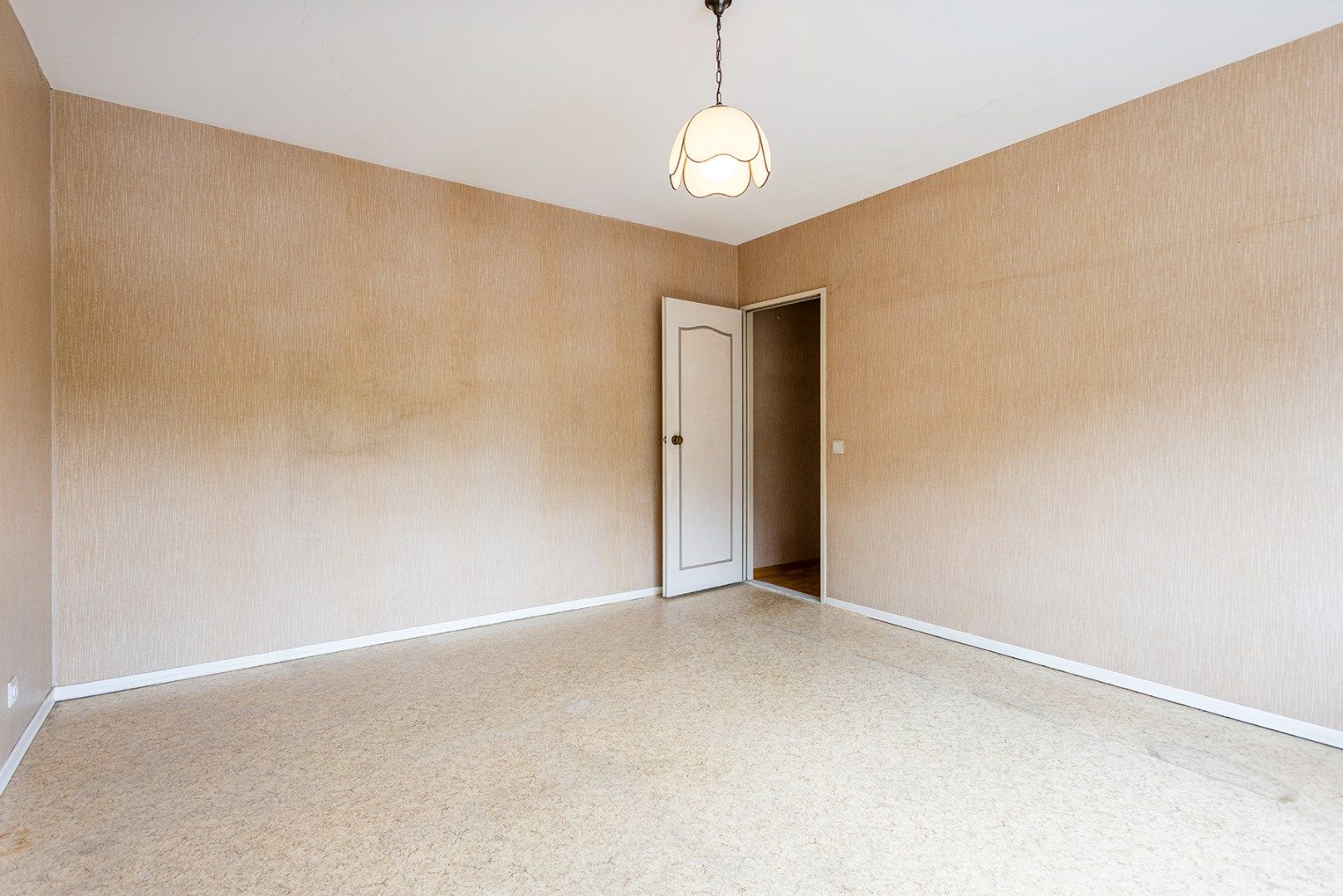 Ruim appartement met 3 slaapkamers en terras nabij Rivierenhof! foto 17