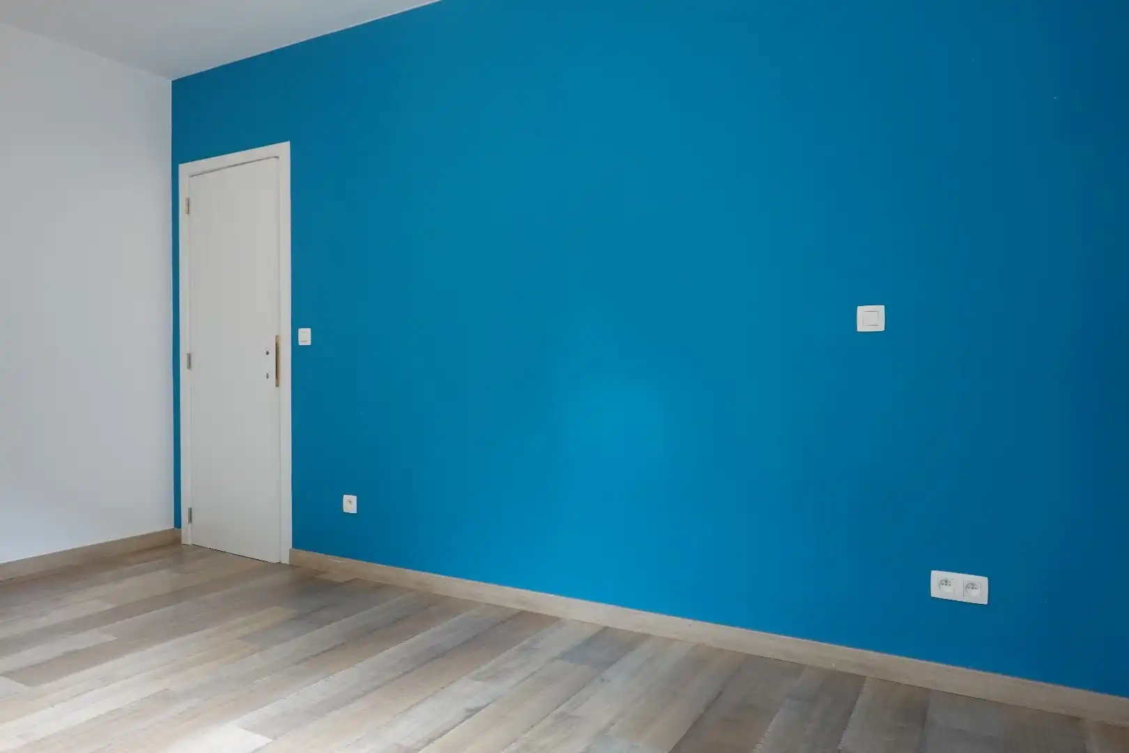 Ruim gelijkvloers appartement met koertje  foto 10