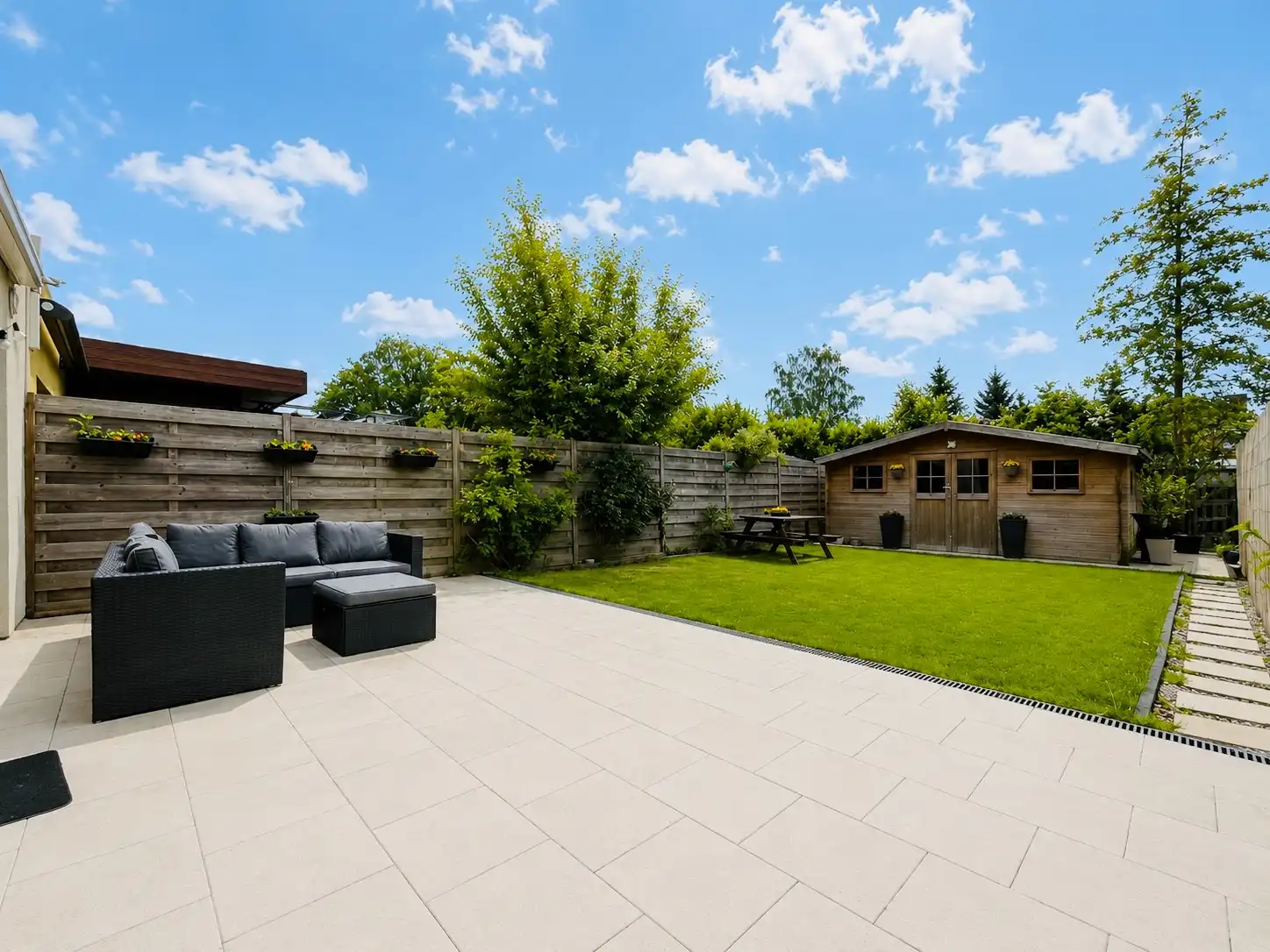 B&B Moment : Instapklare rijwoning met tuin op rustige ligging te koop in Lint foto 28