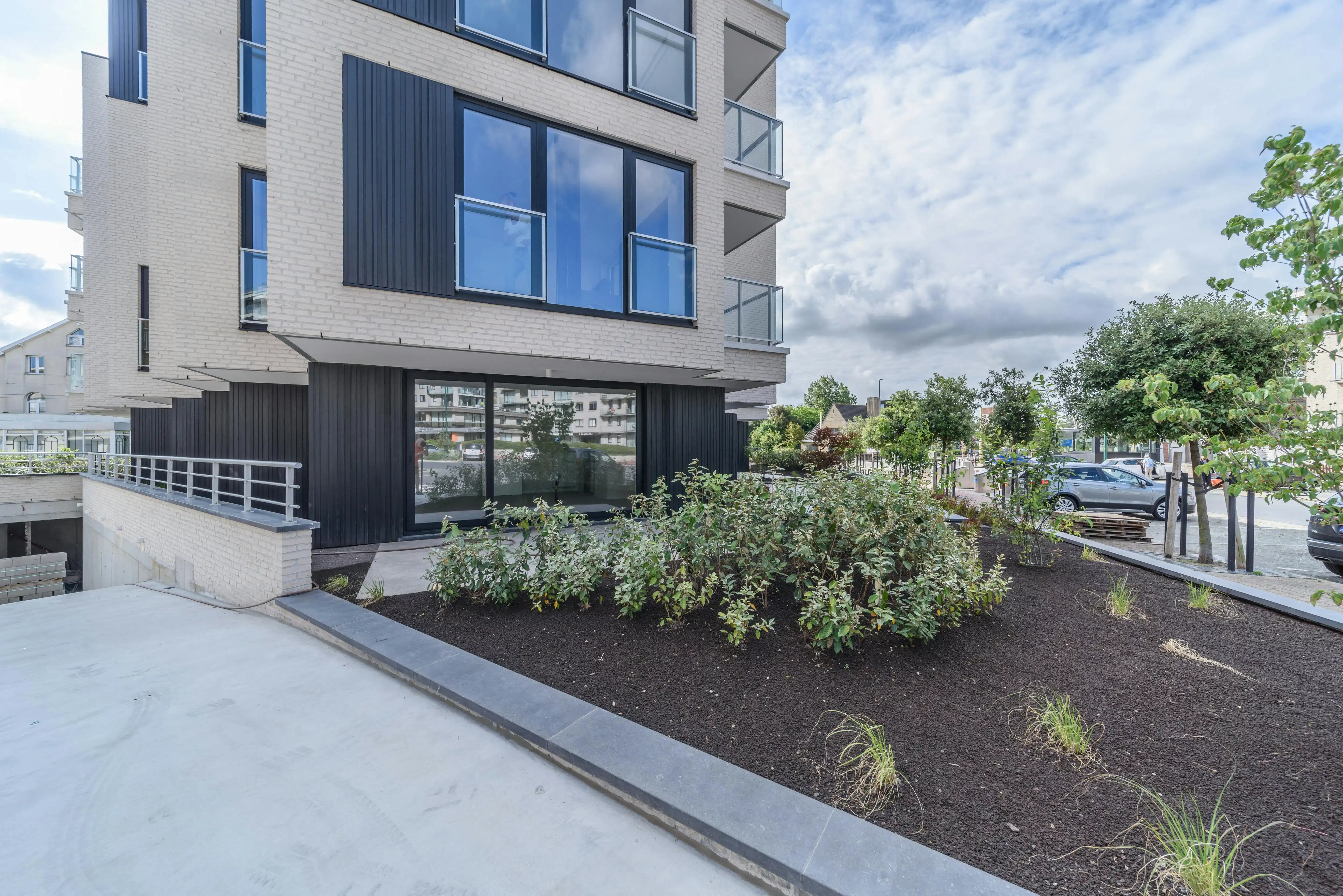 Nieuwbouw garage te koop vlakbij het strand van De Panne foto 6