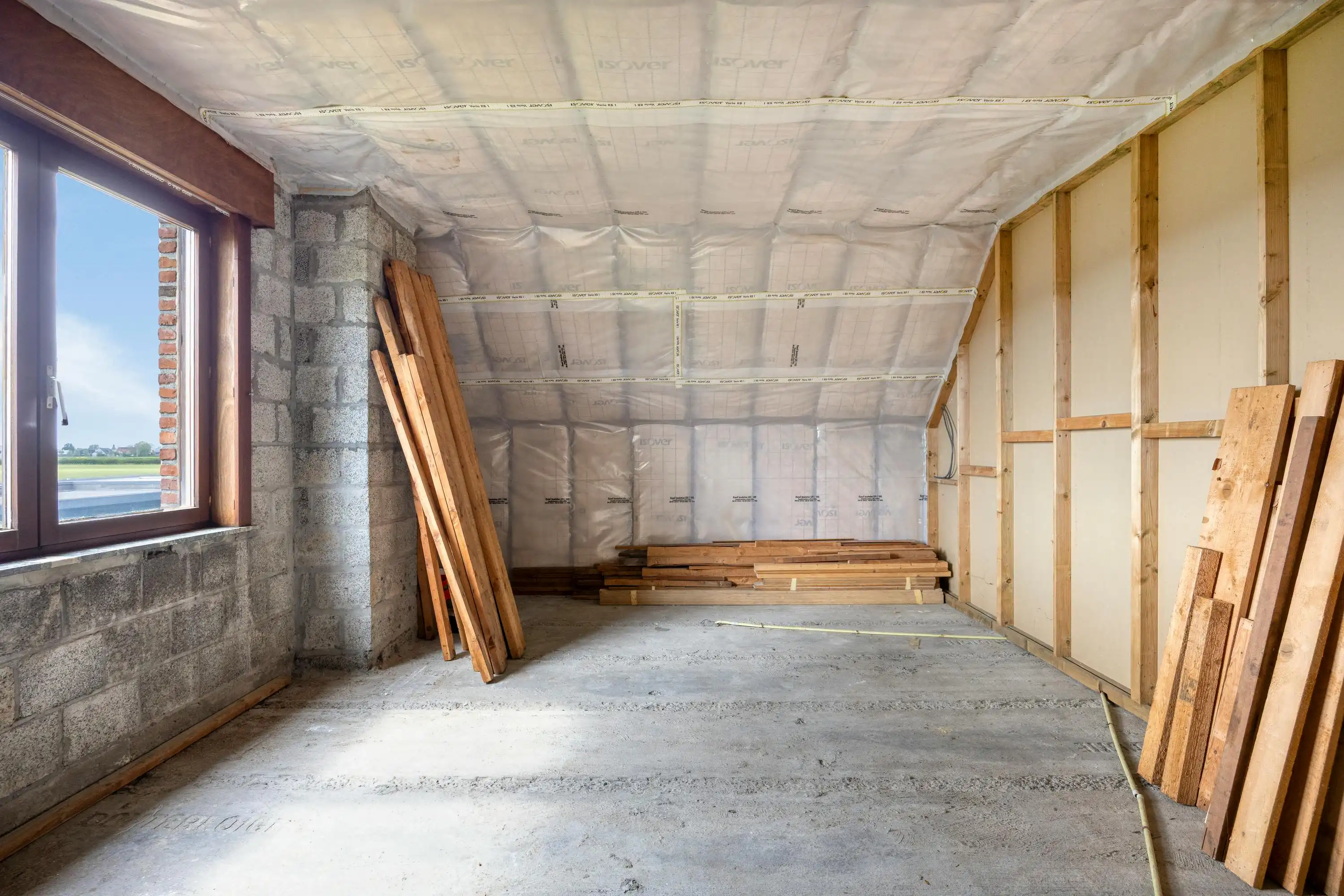 Alleenstaand huis met veel potentieel te koop in Waregem foto 14